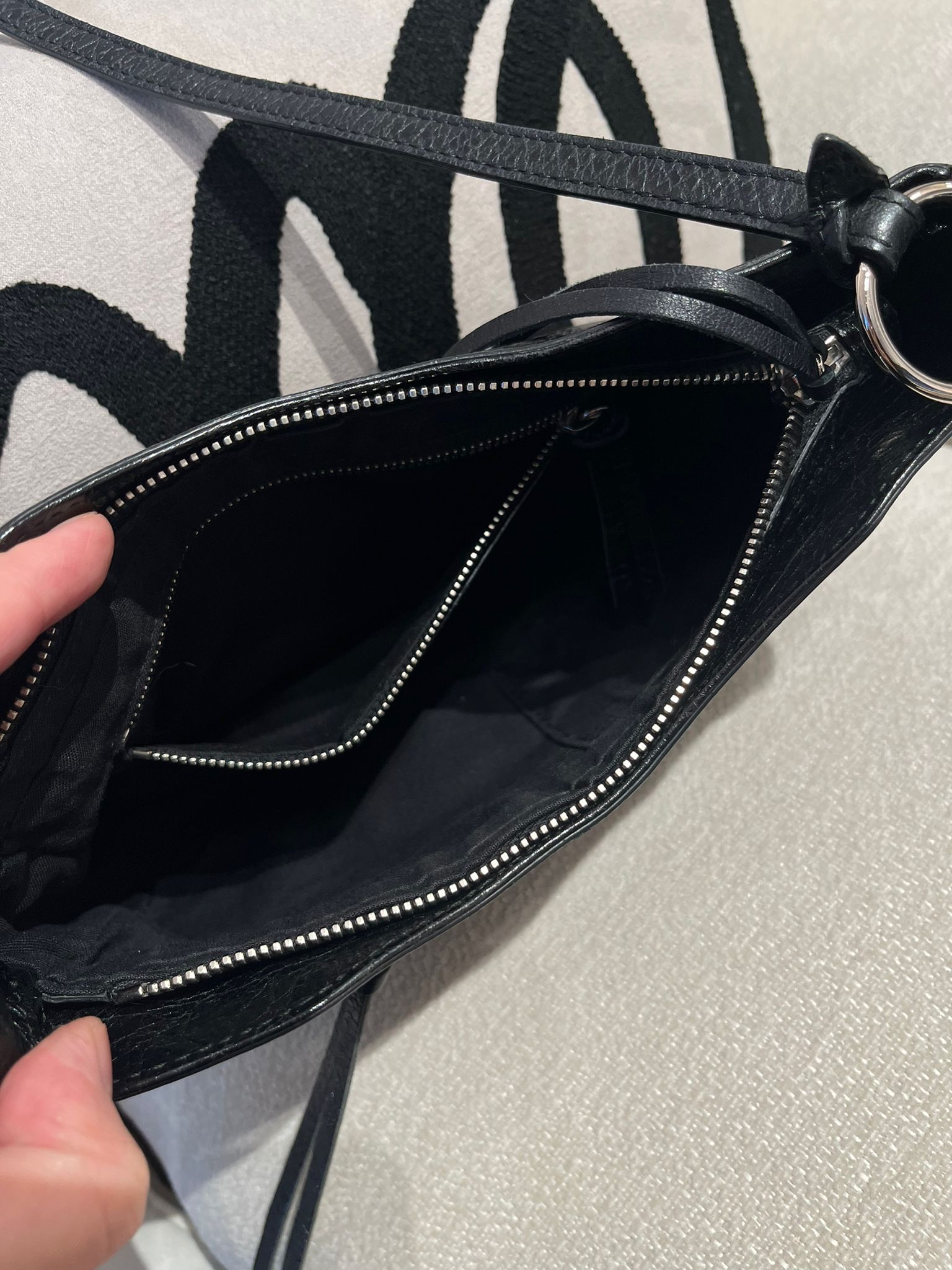 Balenciaga crossbody bag 23x15cm  100%Authentic,95%new✅dust bag  