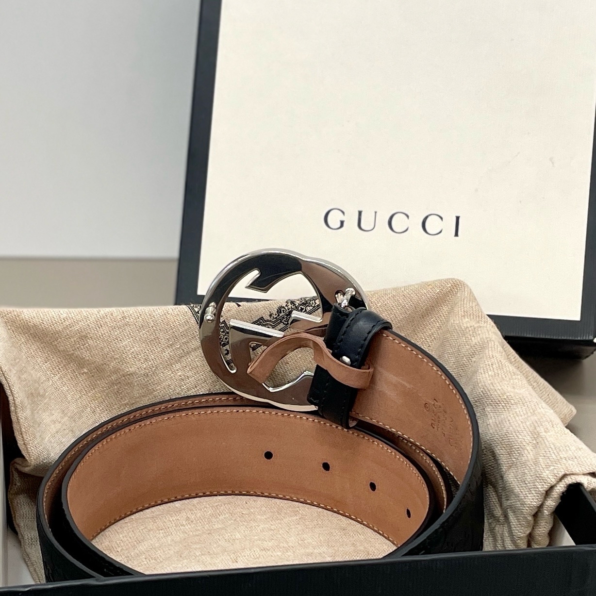 【預訂貨品】Gucci黑色銀扣全皮老花壓紋皮帶 
