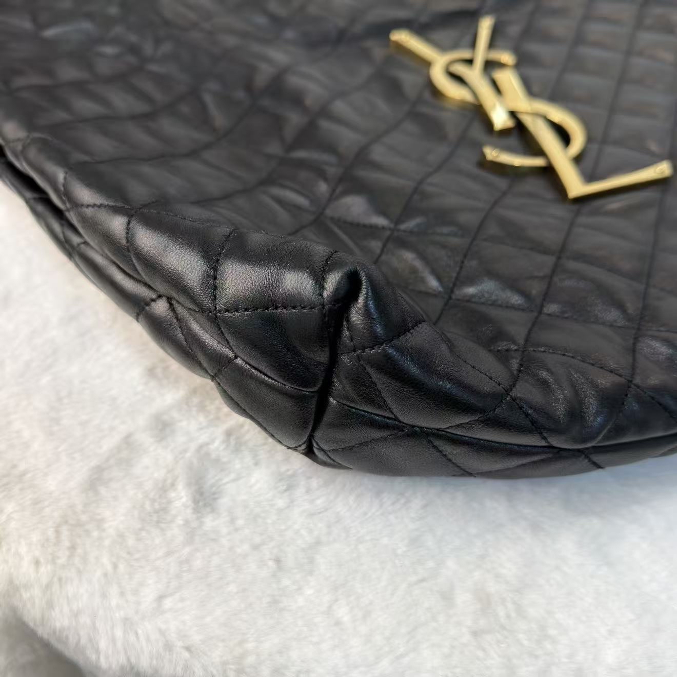YSL care Maxi  羊皮子母包 大size model必備❤️‍🔥