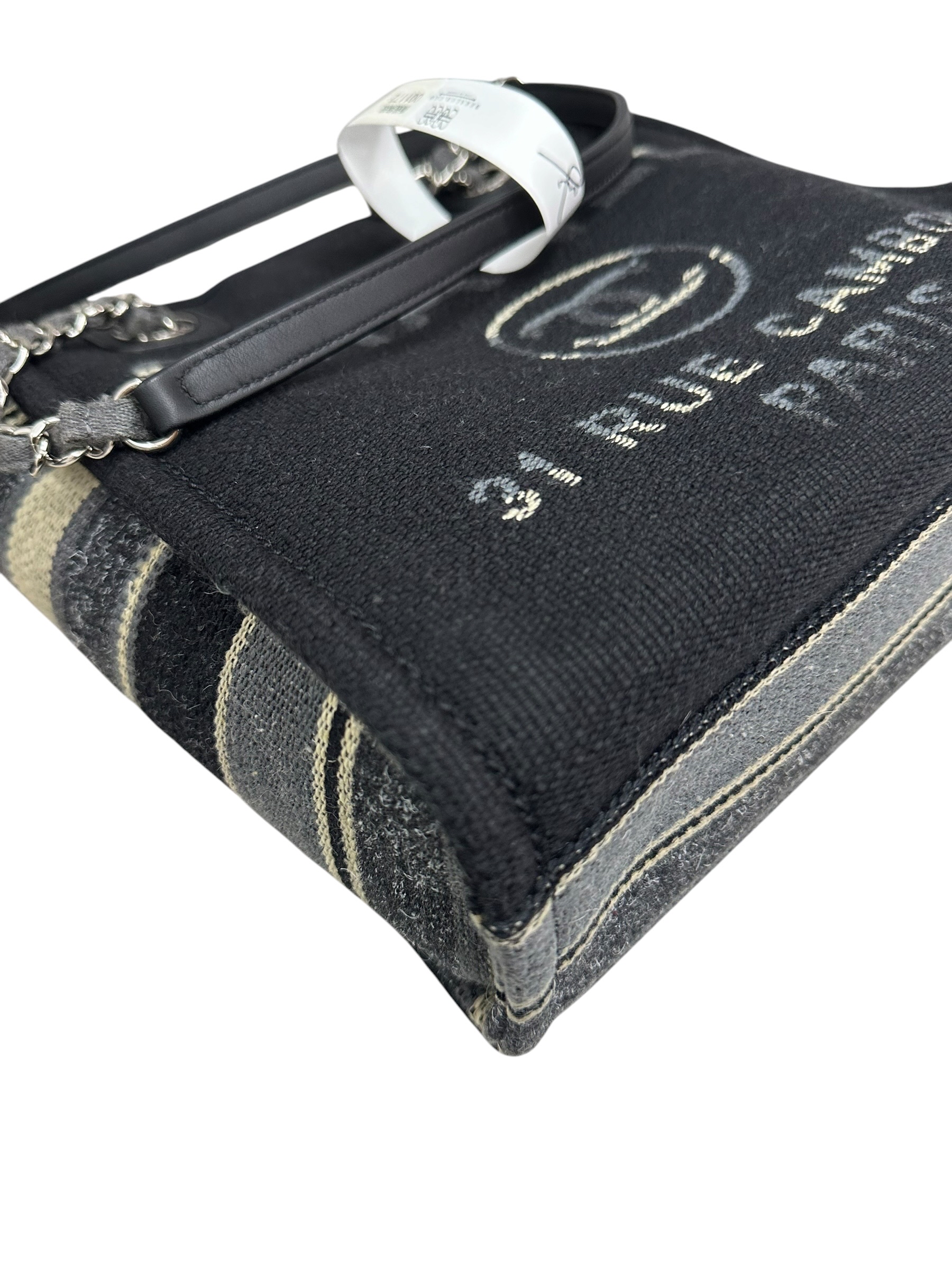 Pre-owned CHANEL Deauville Tote Bag / Product Code: 072805