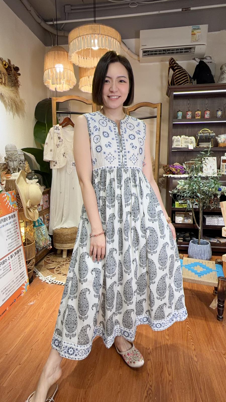 PKT 2630 Thin Cotton Chest Light Grey Paisley Sleeveless OP