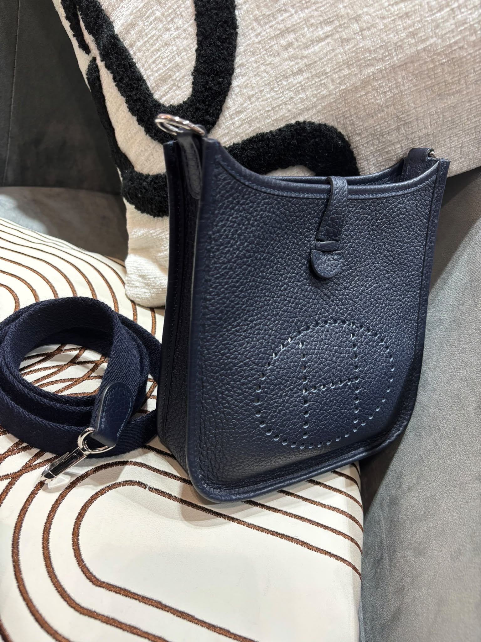 Hermes mini evelyne STAMP Z 100%Authentic, 98%new  ✅dust bag