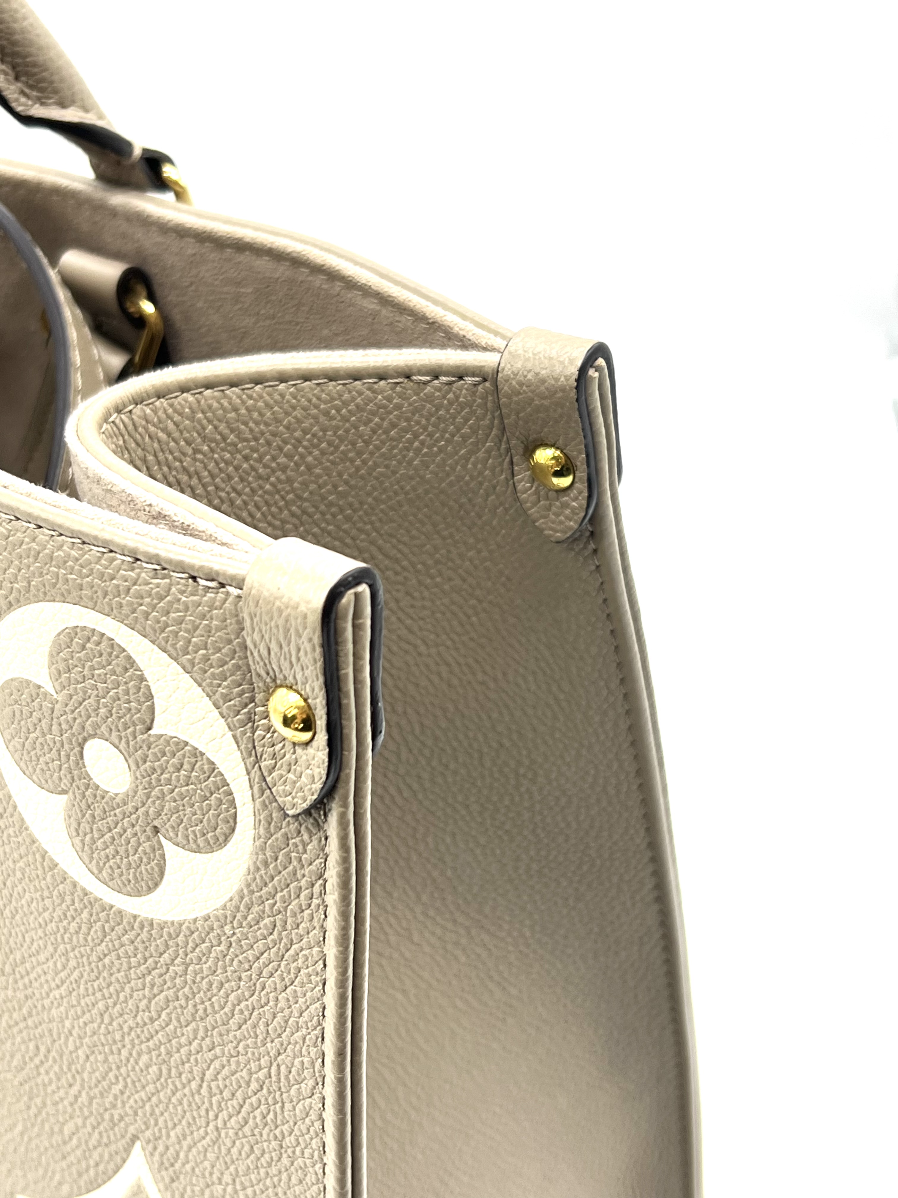 Pre-Owned LV OnTheGo MM / Product Code: 26050701