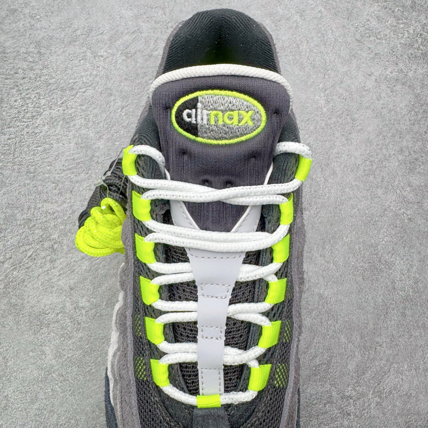 Nike Air Max 95 OG "Reverse Neon" HM4740-001
