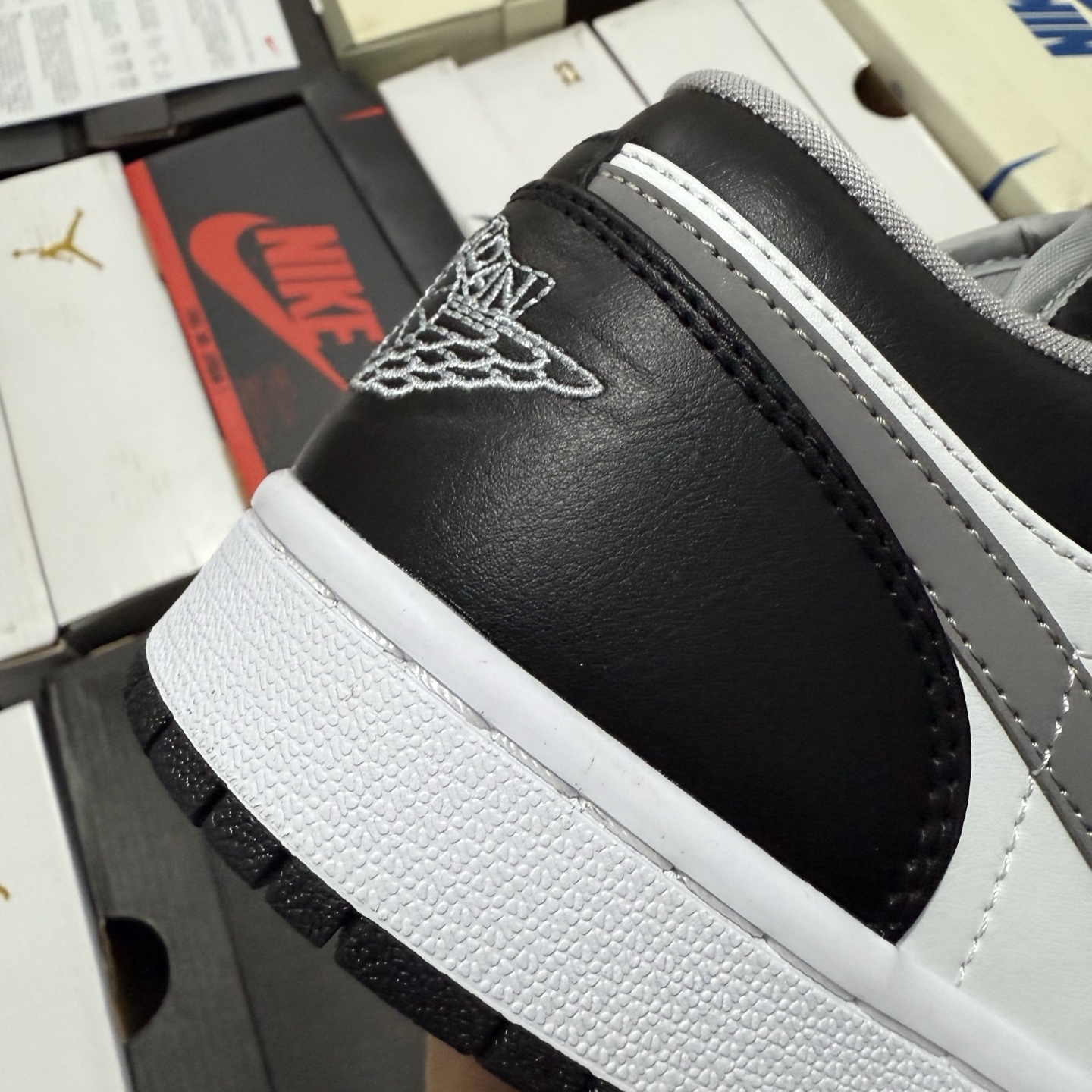 Nike Jordan 1 Low Black Light Smoke Grey Gym Red 553558-040