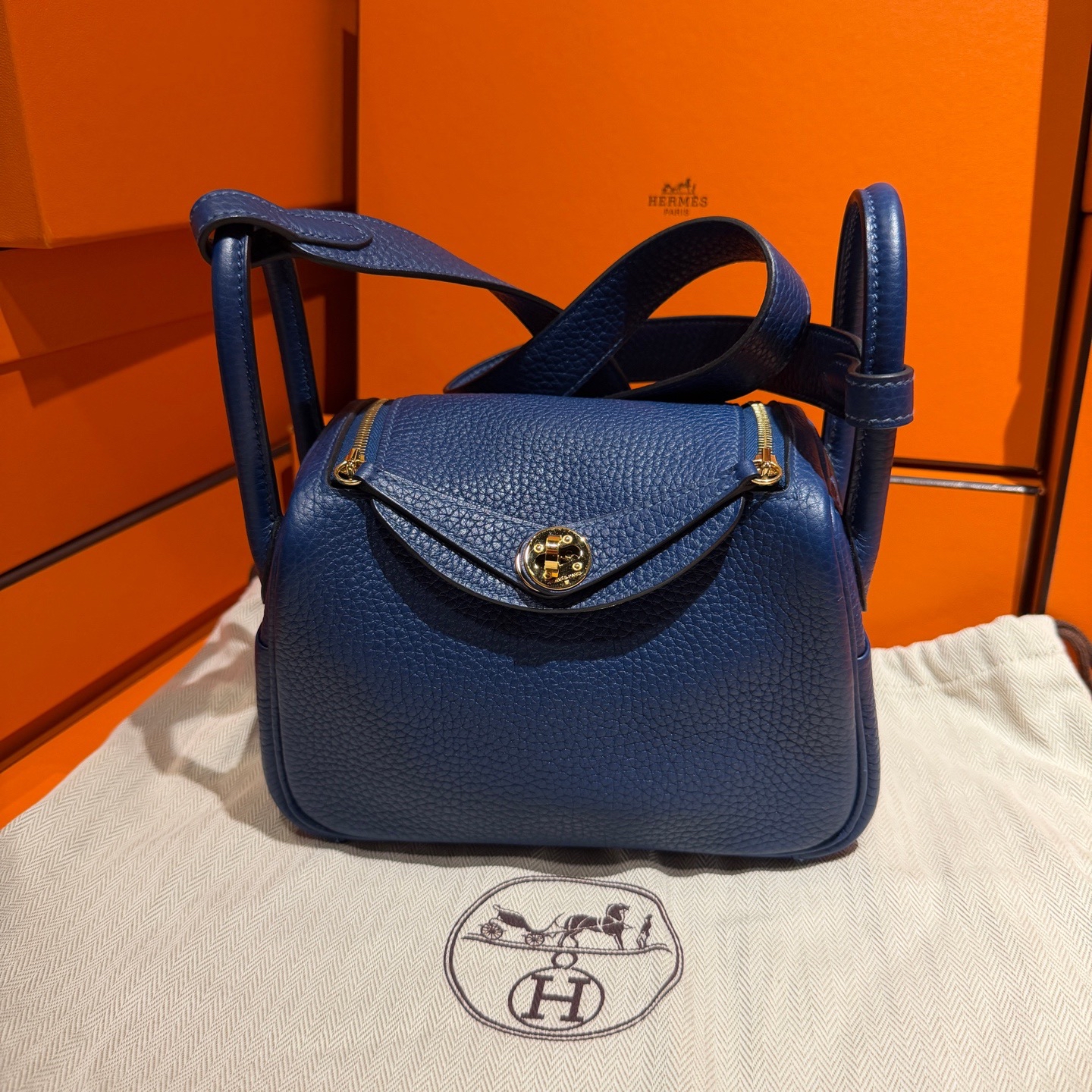 Pre-Owned HERMES Mini Lindy / Stamp D / Product Code: 26040808