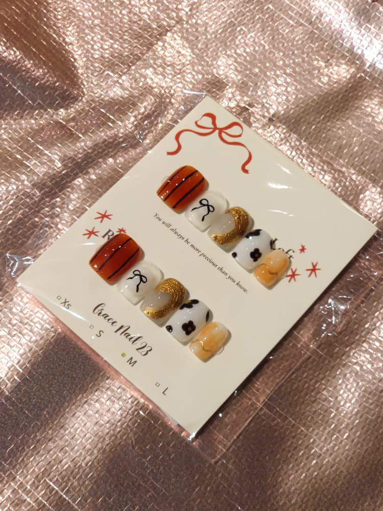 Retro Atelier Handcrafted Press-On Nails