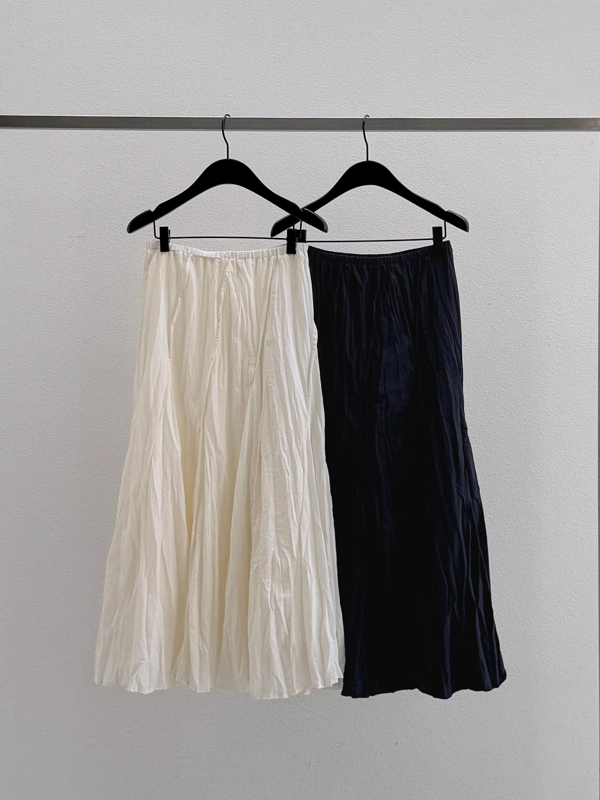 Natural pleats long skirt