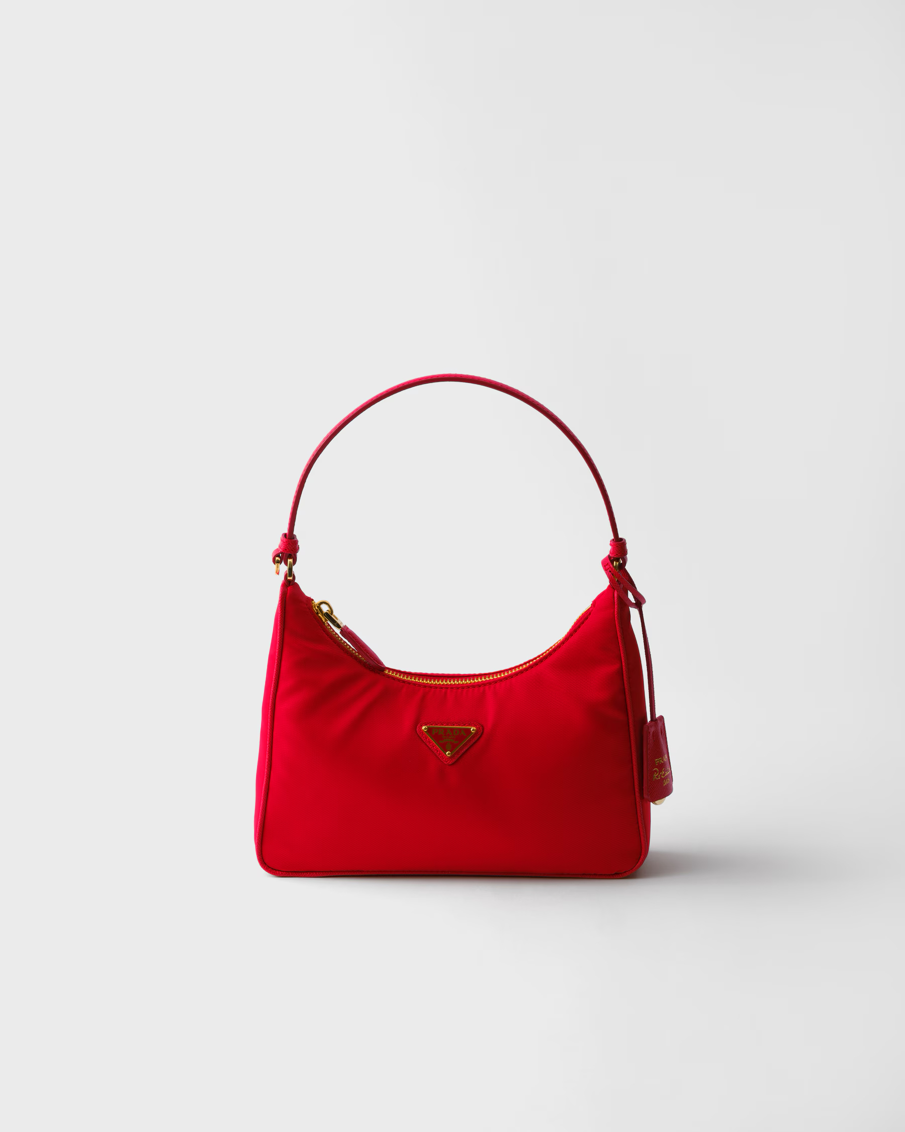 限時優惠✨訂貨🍒Prada Re-Edition 2005 Mini Bag Size 18x22x6.5cm(皮質肩帶) Color : Red