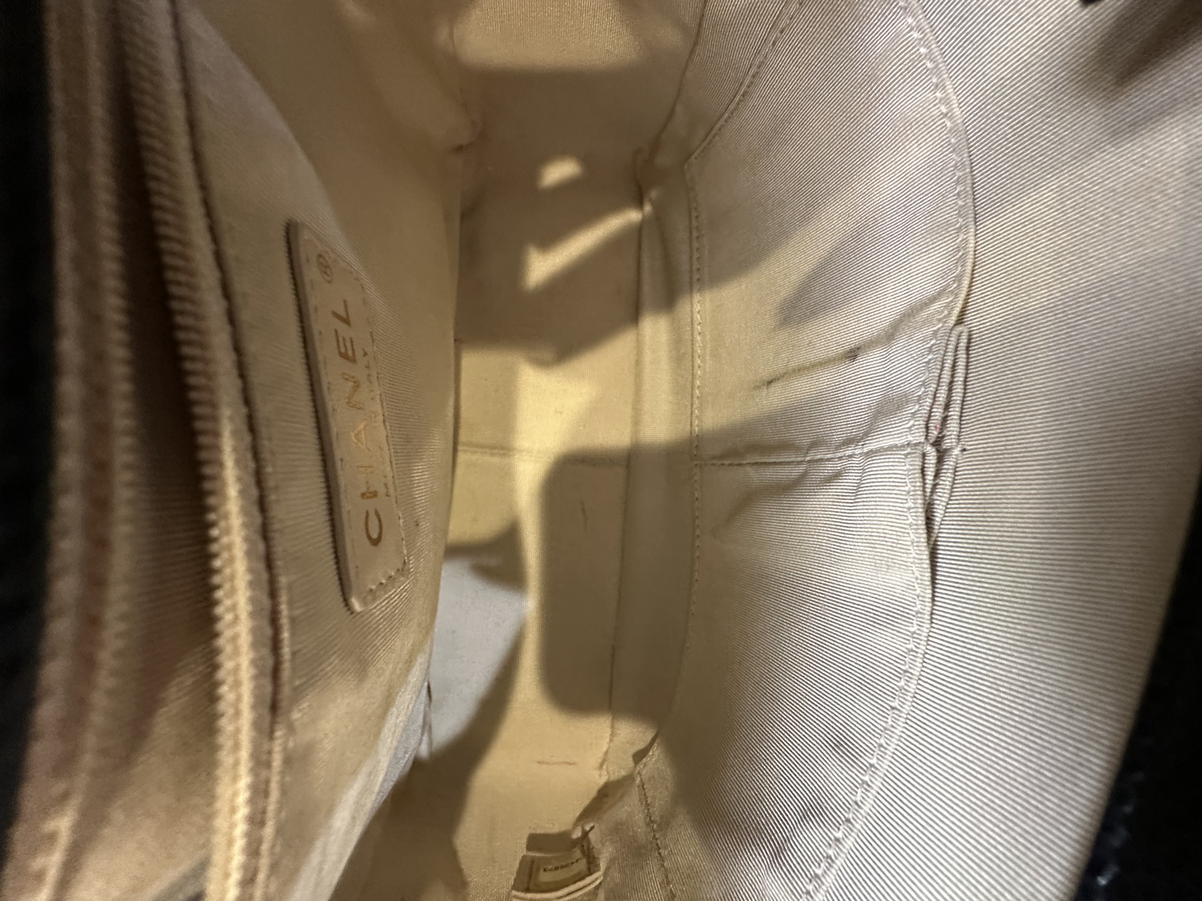 Pre-owned Chanel Black Top Handle Flap Bag / Product Code: 26040501