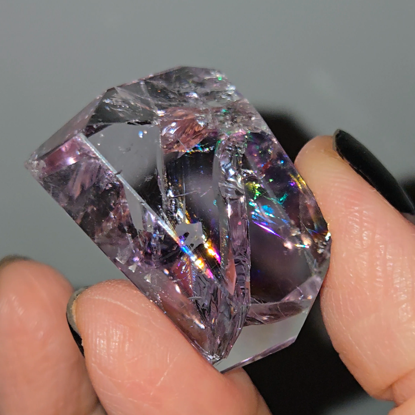 Rainbow amethyst pocket stone - AM74