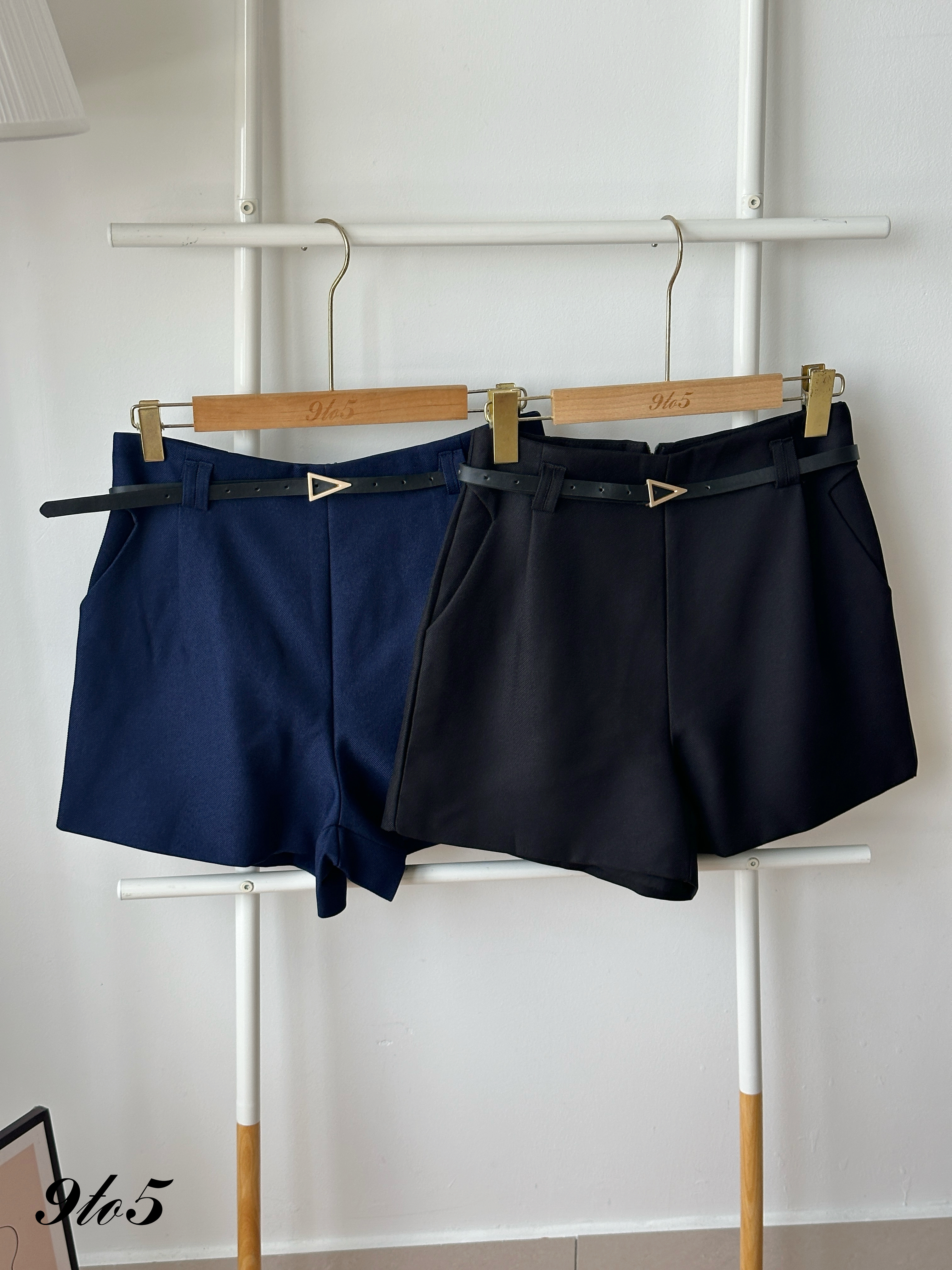 S1986 A Line Short Pants - Black & Blue