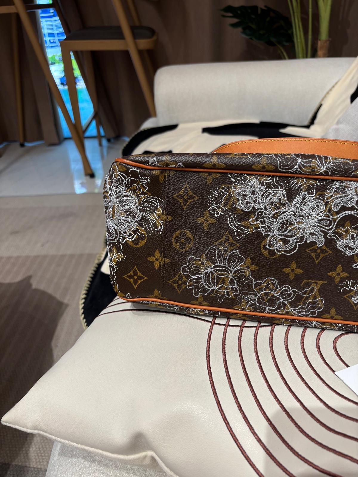 Lv Dentelle Batignolles Horizontal Tote M95400 Louis Vuitton 2007 限量繡花典藏款 100%Authentic, 95%New✅tap booklet✅dust bag