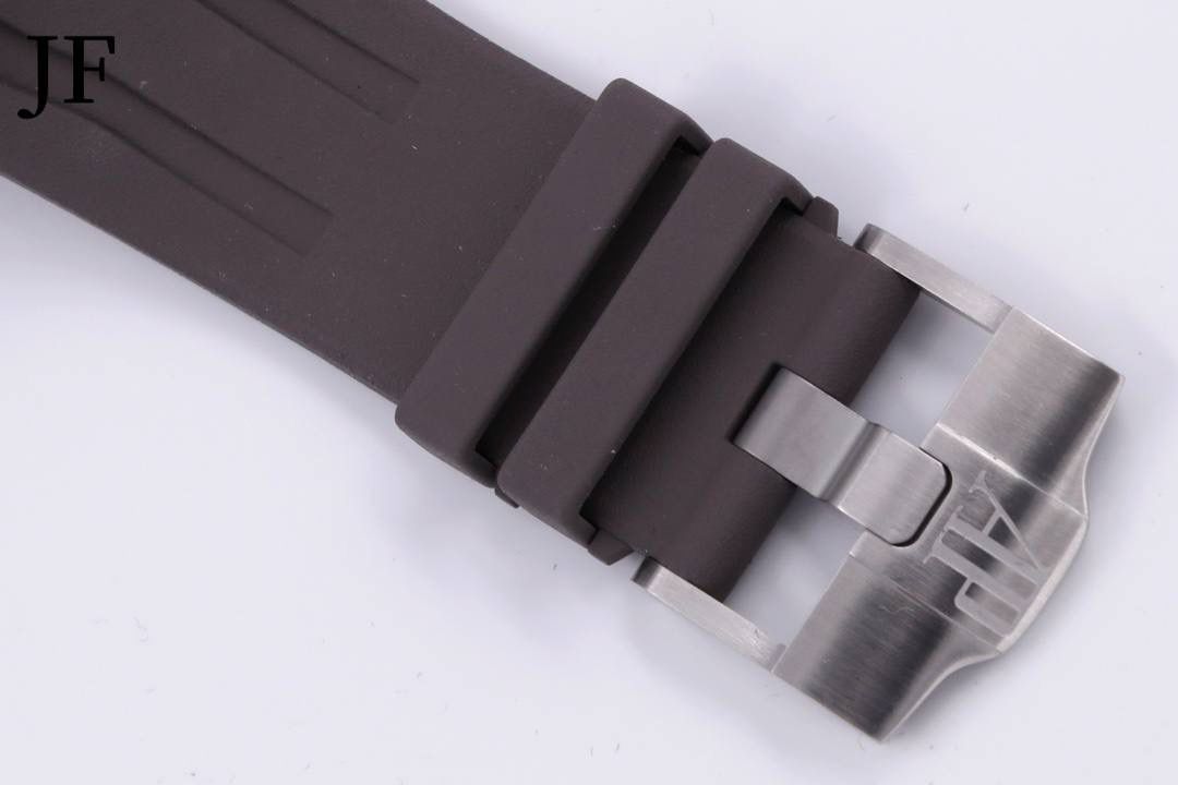 🚀精品 AP 皇家橡树离岸型 大熊猫计时码表 AP 26400 精钢表壳 陶瓷表圈 双面蓝宝石镜面 3126机芯 橡胶表带 精钢针扣 直径44mm💯