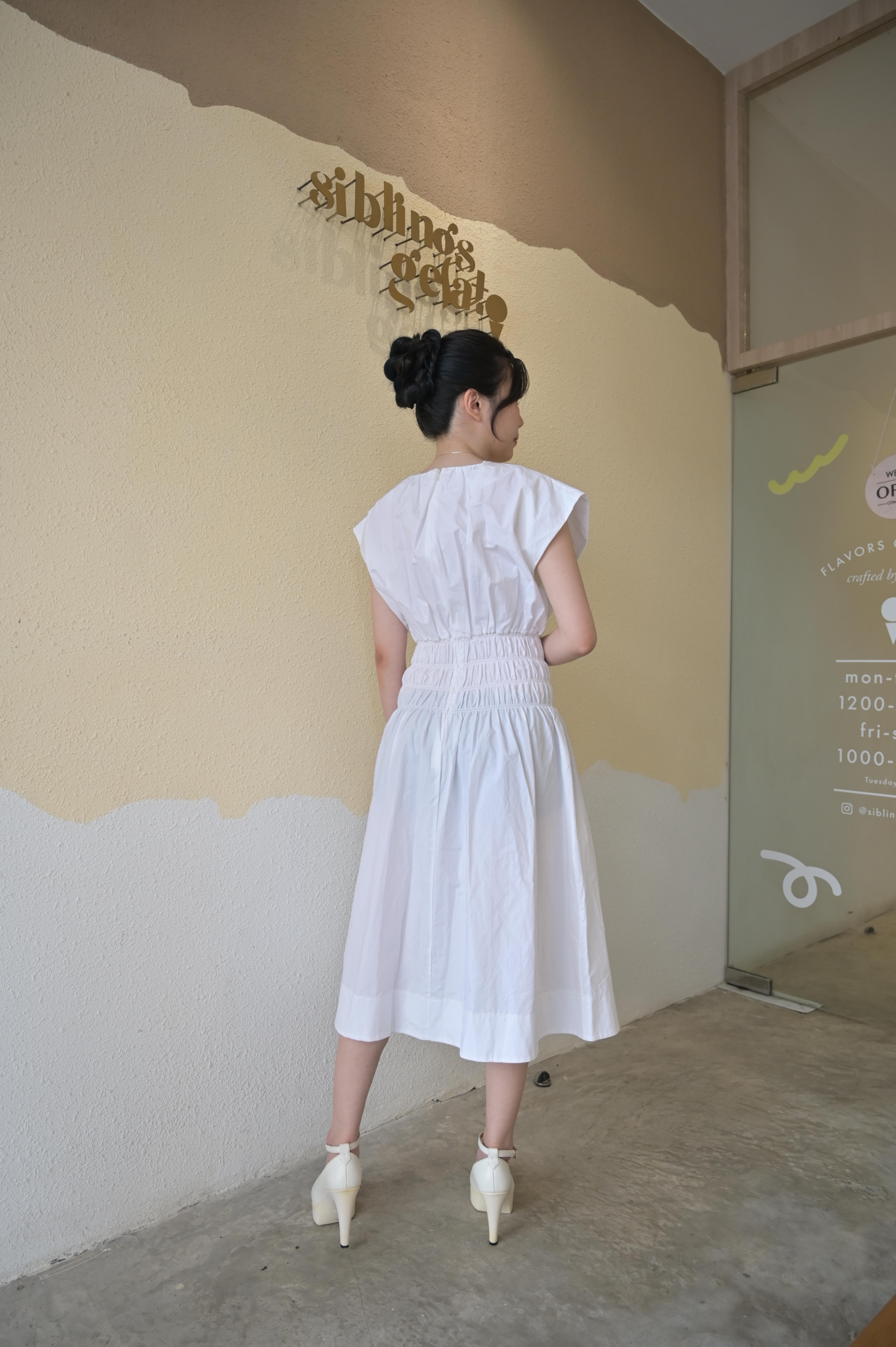 Sleeveless Dress with Structured Shirred Waist‖ 立体褶皱收腰无袖连身裙 KR02139714
