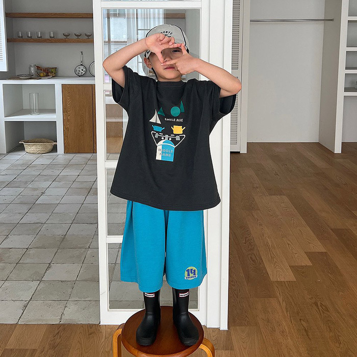 🇰🇷middle name tee