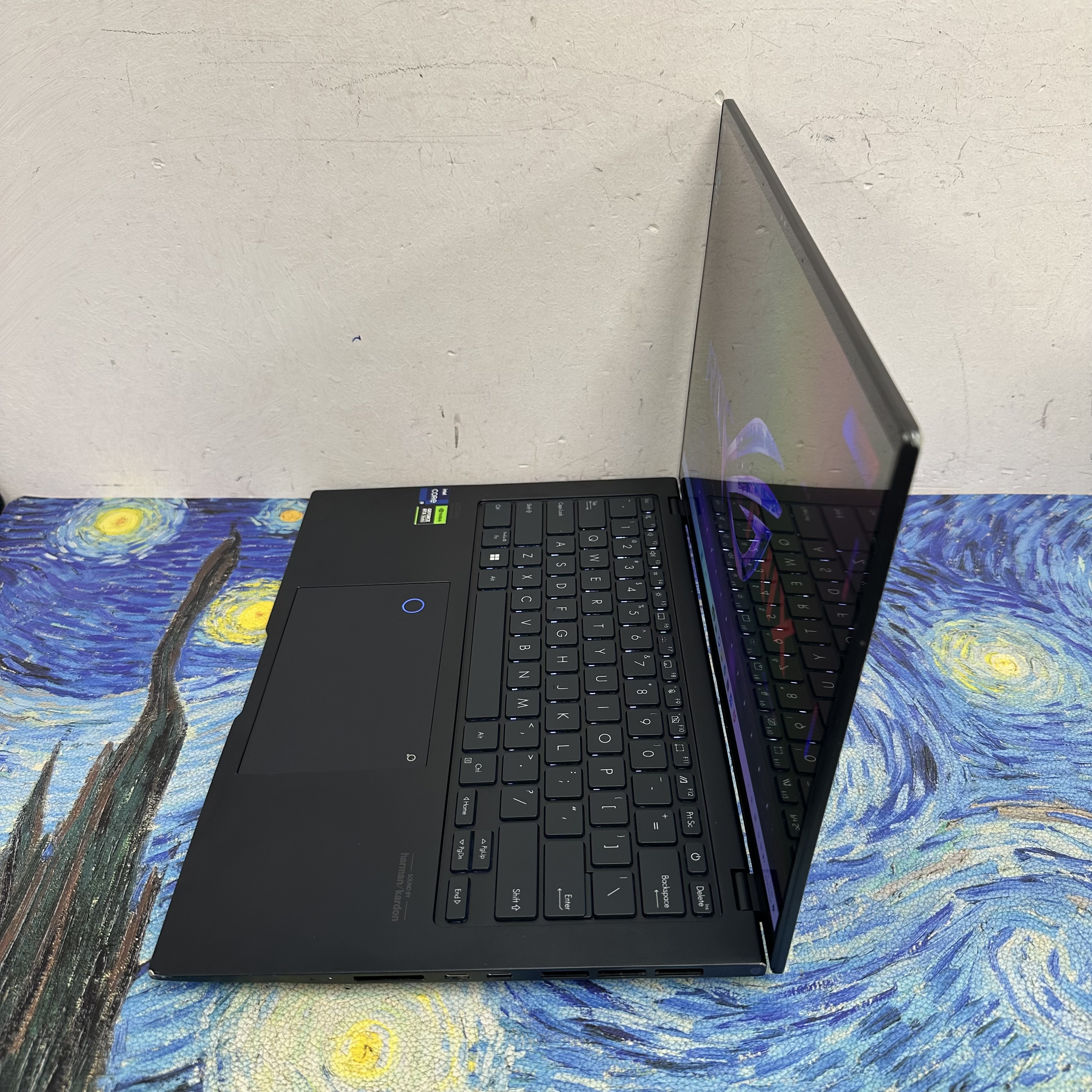Asus Zenbook Pro 14寸 2.8K 120Hz OLED Mon Intel i9-13900H /16GB Ram/1TB SSD/ Dolby Atmos喇叭/ Gaming Laptop / Notebook / 黑色/ Win11/ YouTube / Netflix / Disney+/粗用一流