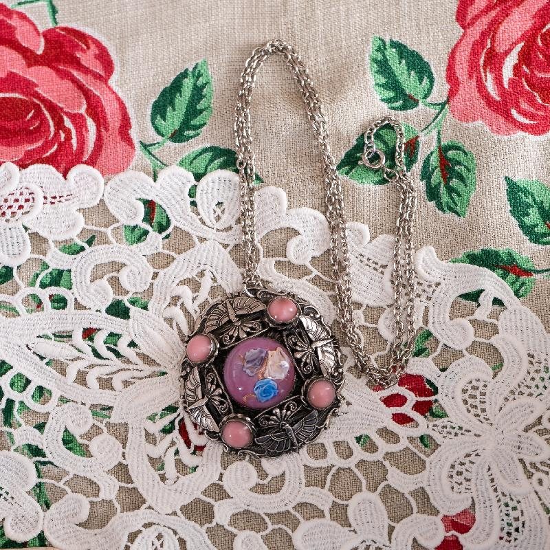 Vintage C.a. 1960s Czechoslovakian Pink Art Glass Dark Silver Tone Statement Pendant Necklace (NZ010)