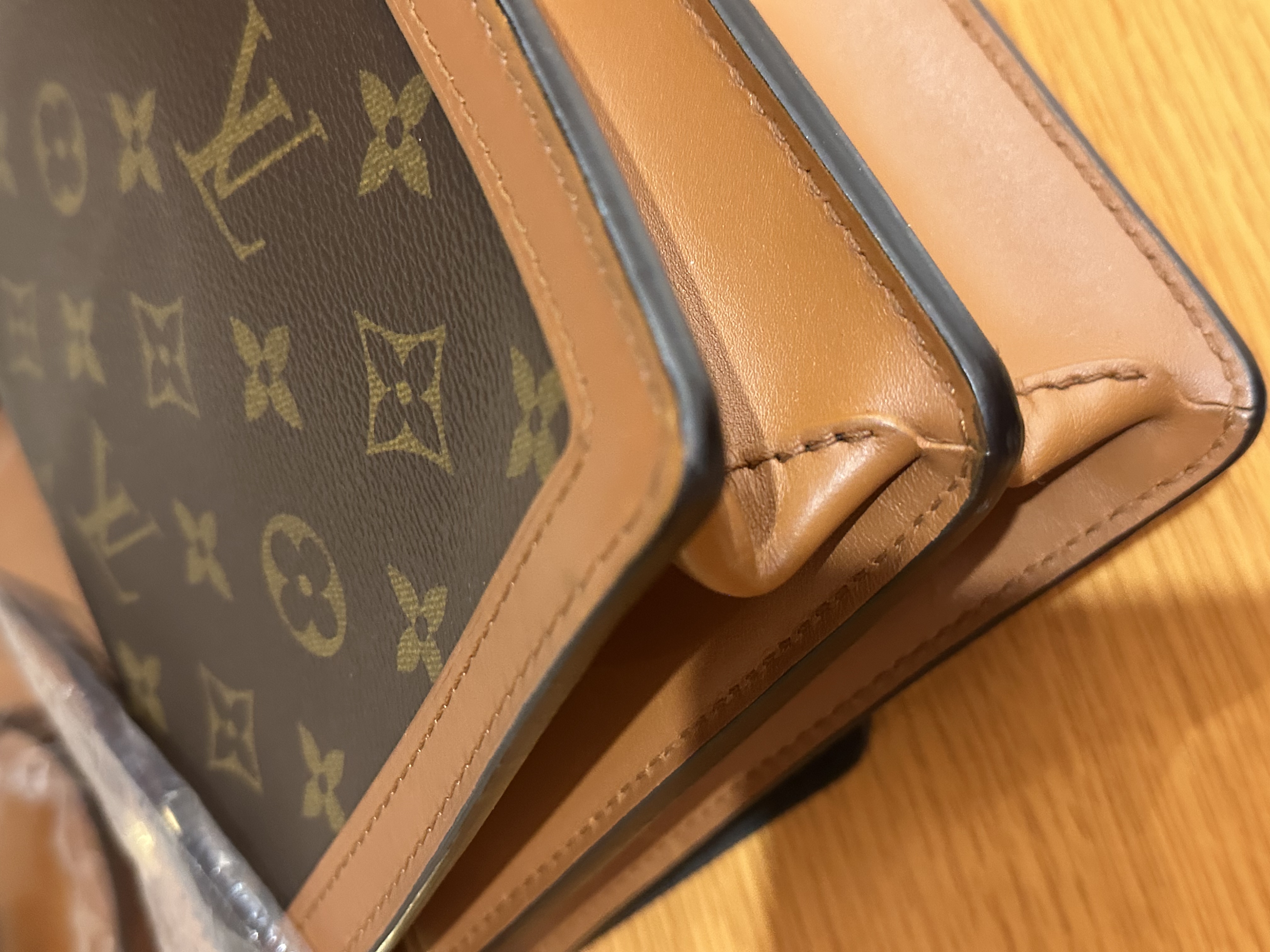 直播貨品 |  [1個-$100 2個-$300］HH22