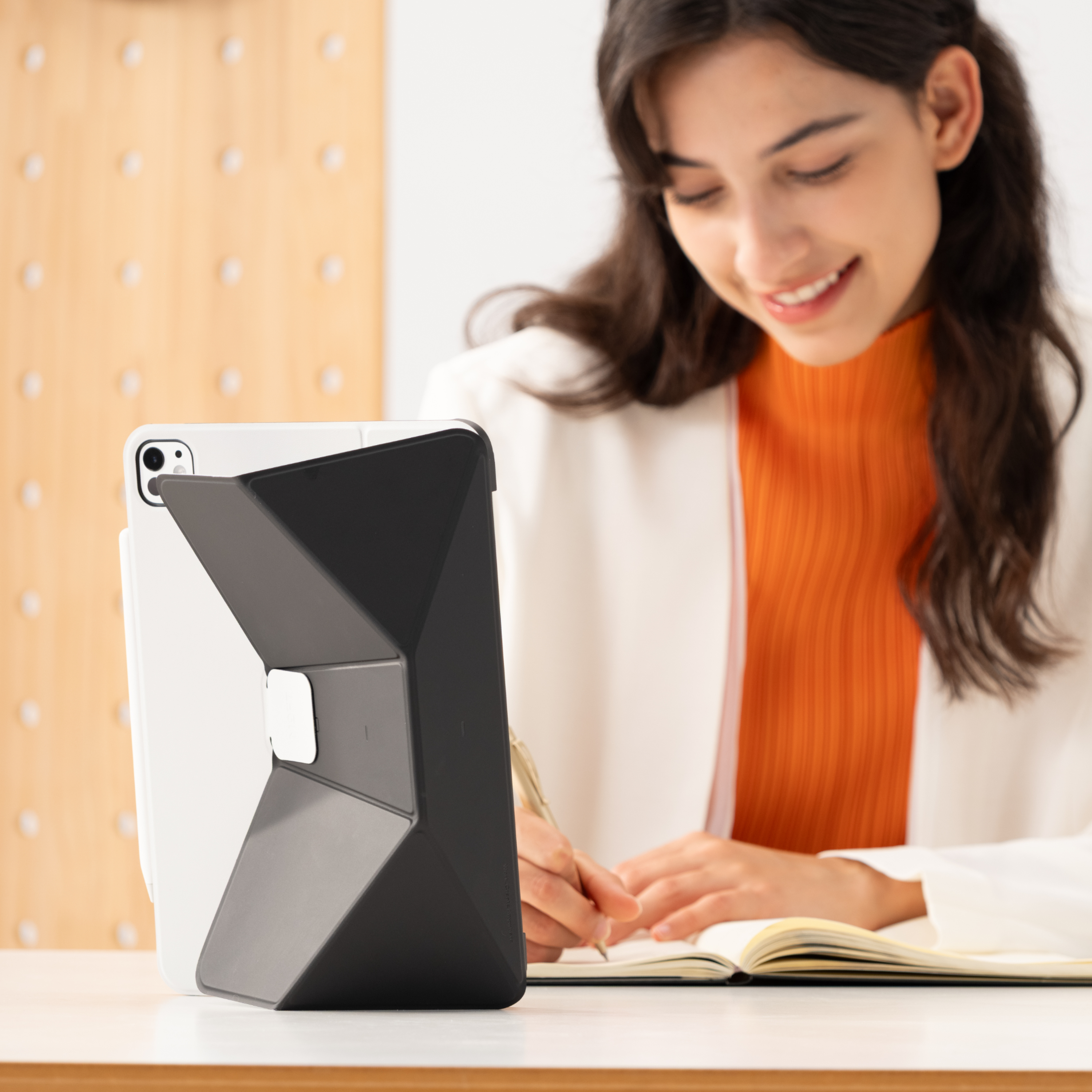 MOFT Dynamic Folio Case 靈動飄浮支架【強化邊角保護殼版】