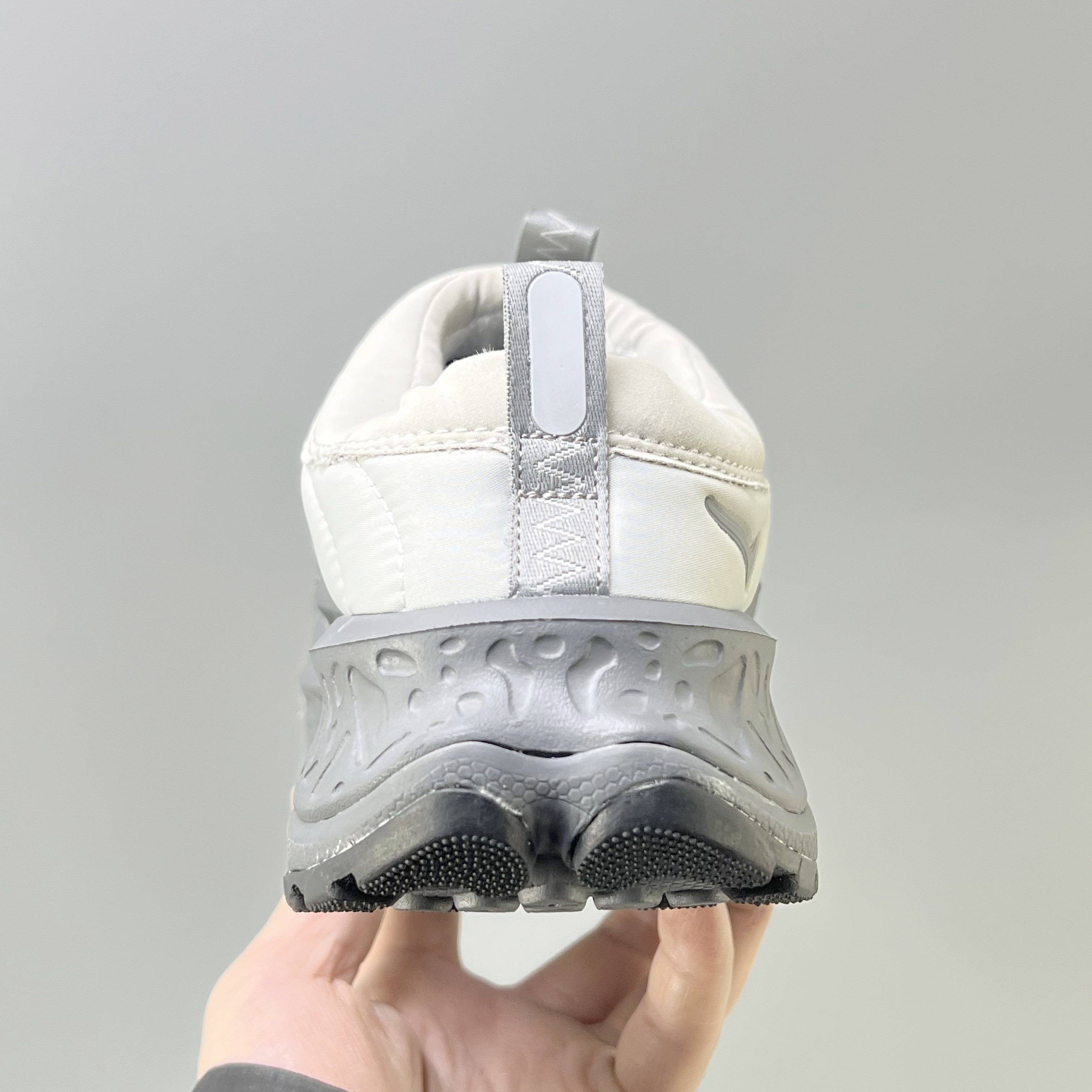 Hoka One One Ora Primo 