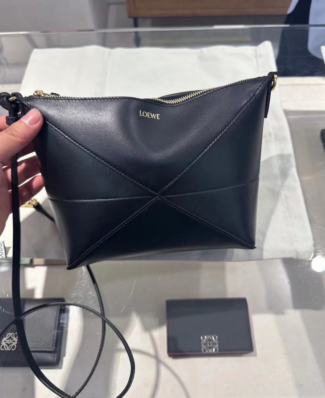 訂貨‼️Loewe 黑色牛皮 Puzzle Fold Bag 超實用 Size 23x15.5x6.5cm