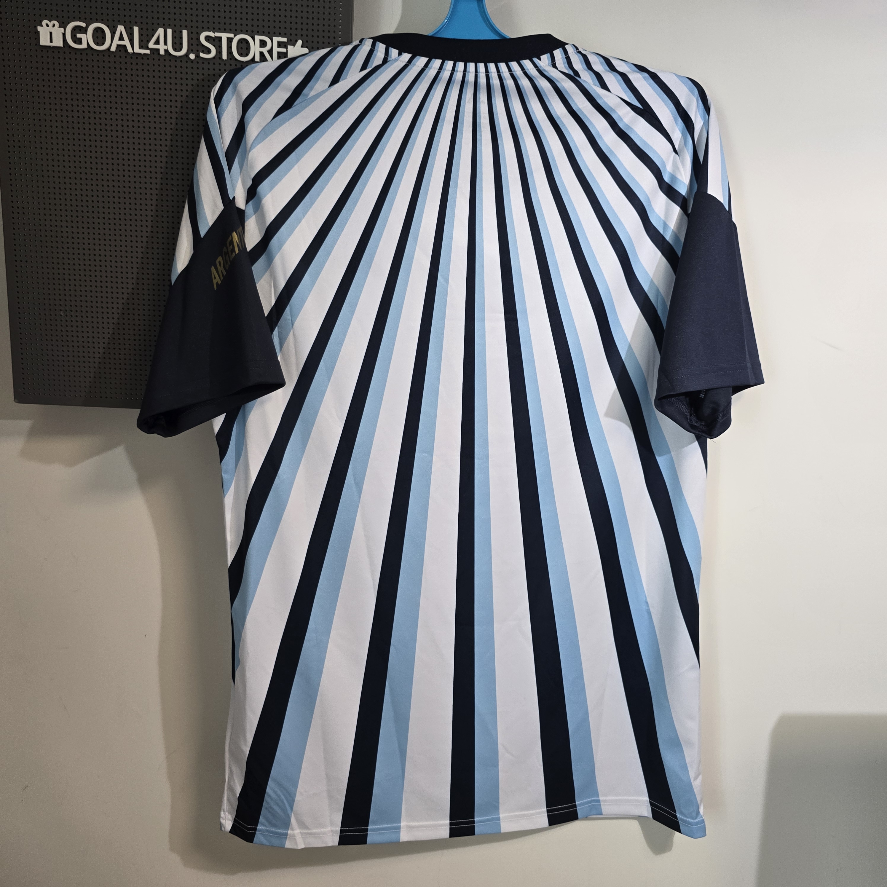 藍白榮耀再度啟航 Adidas Argentina 阿根廷 2026-27 主場賽前訓練球衣 JY9530