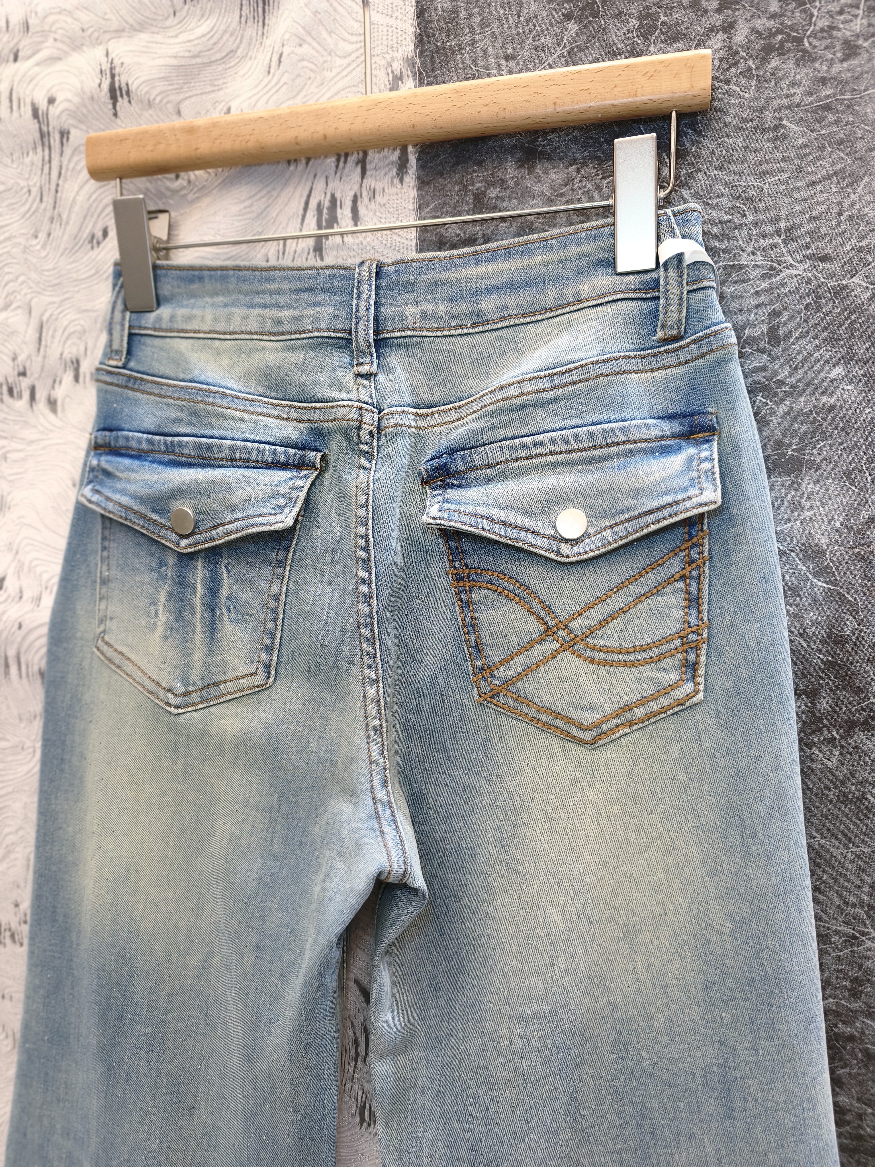 銀閃洗水喇叭牛仔褲