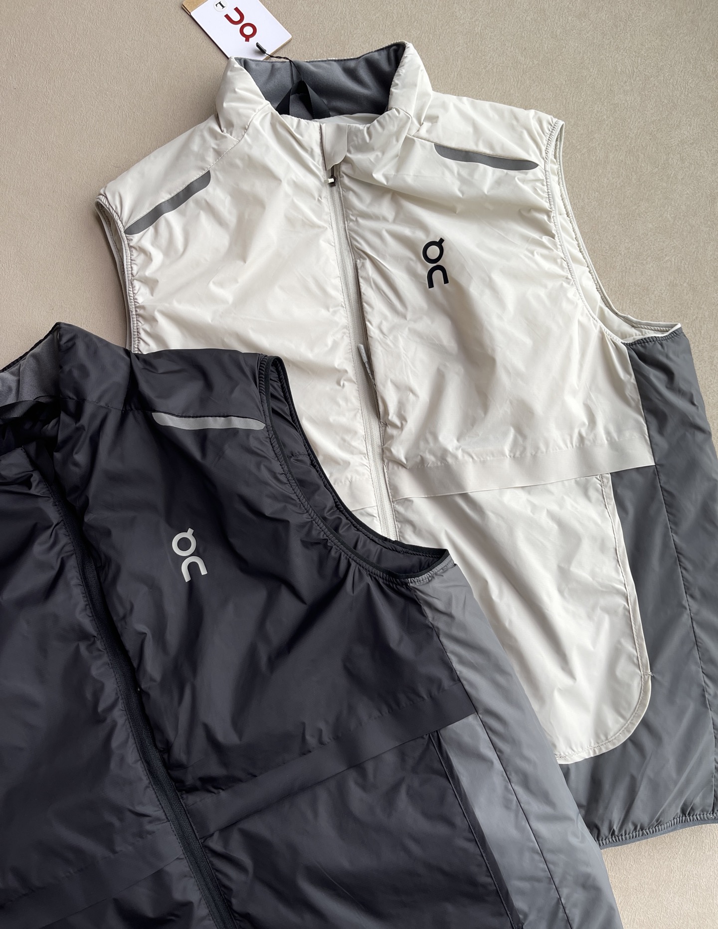 $258件。On 昂跑 Weather Vest｜2025 秋冬新品 男款輕量跑步馬甲