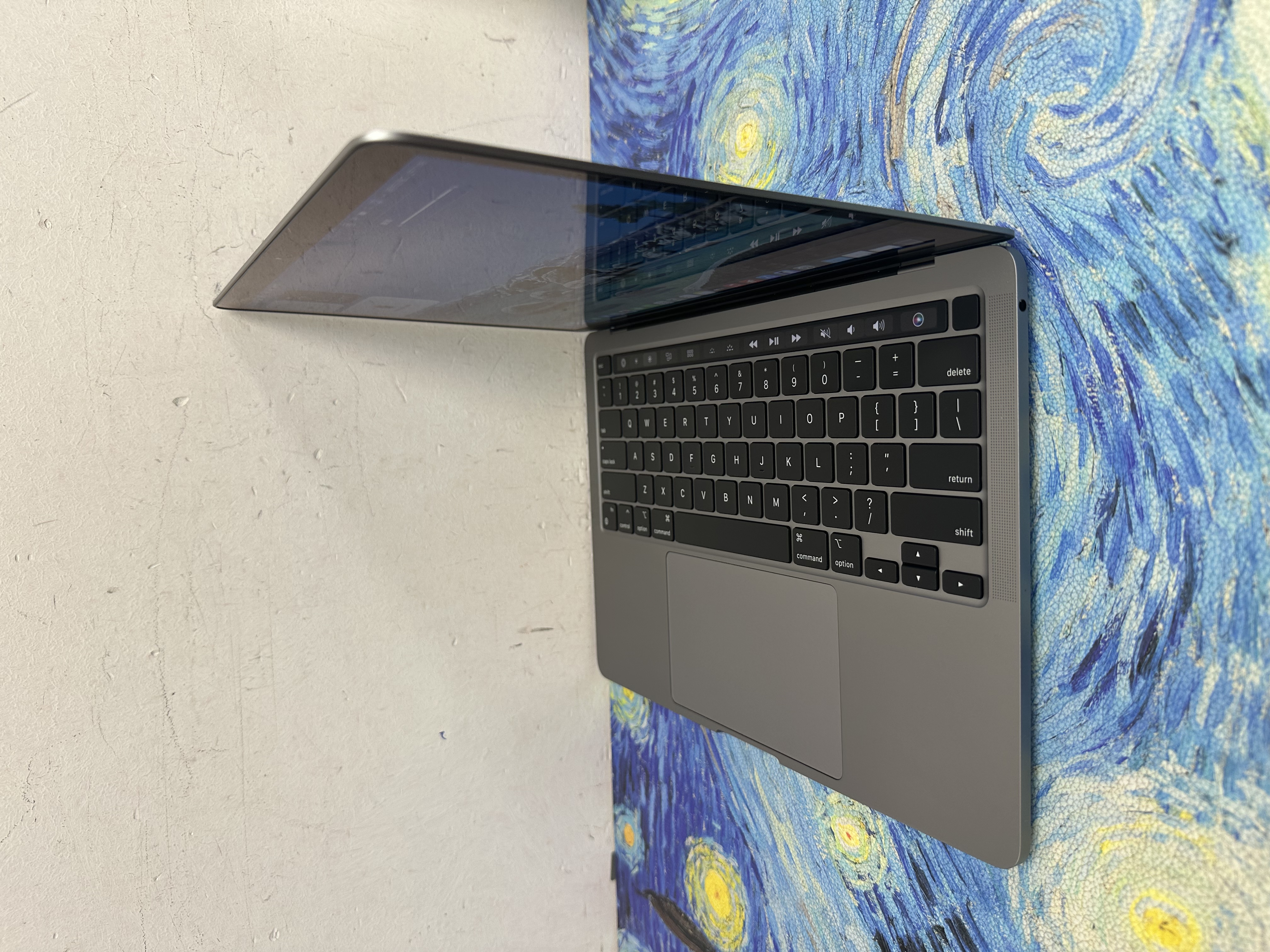 #6147 Apple MacBook Pro/APPLE Retina/M2 CPU/8GB Ram/512GB SSD/Touch ID/Touch Bar/13.3吋Mon/ Laptop / Notebook /文書機/ Movie / Netflix / Disney+ / MacBook M2 Pro 