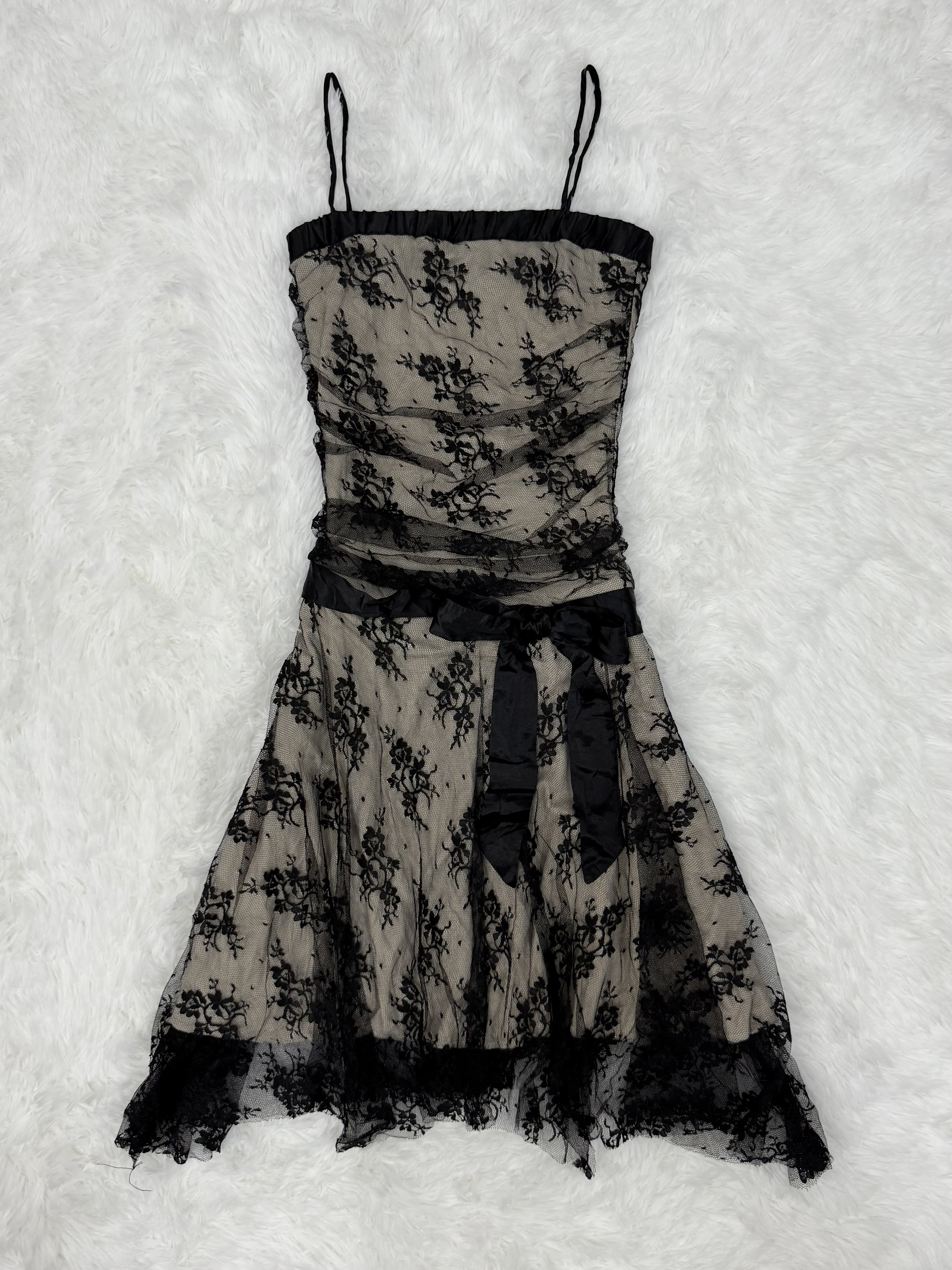 Black lace coating Sleeveless Dress
