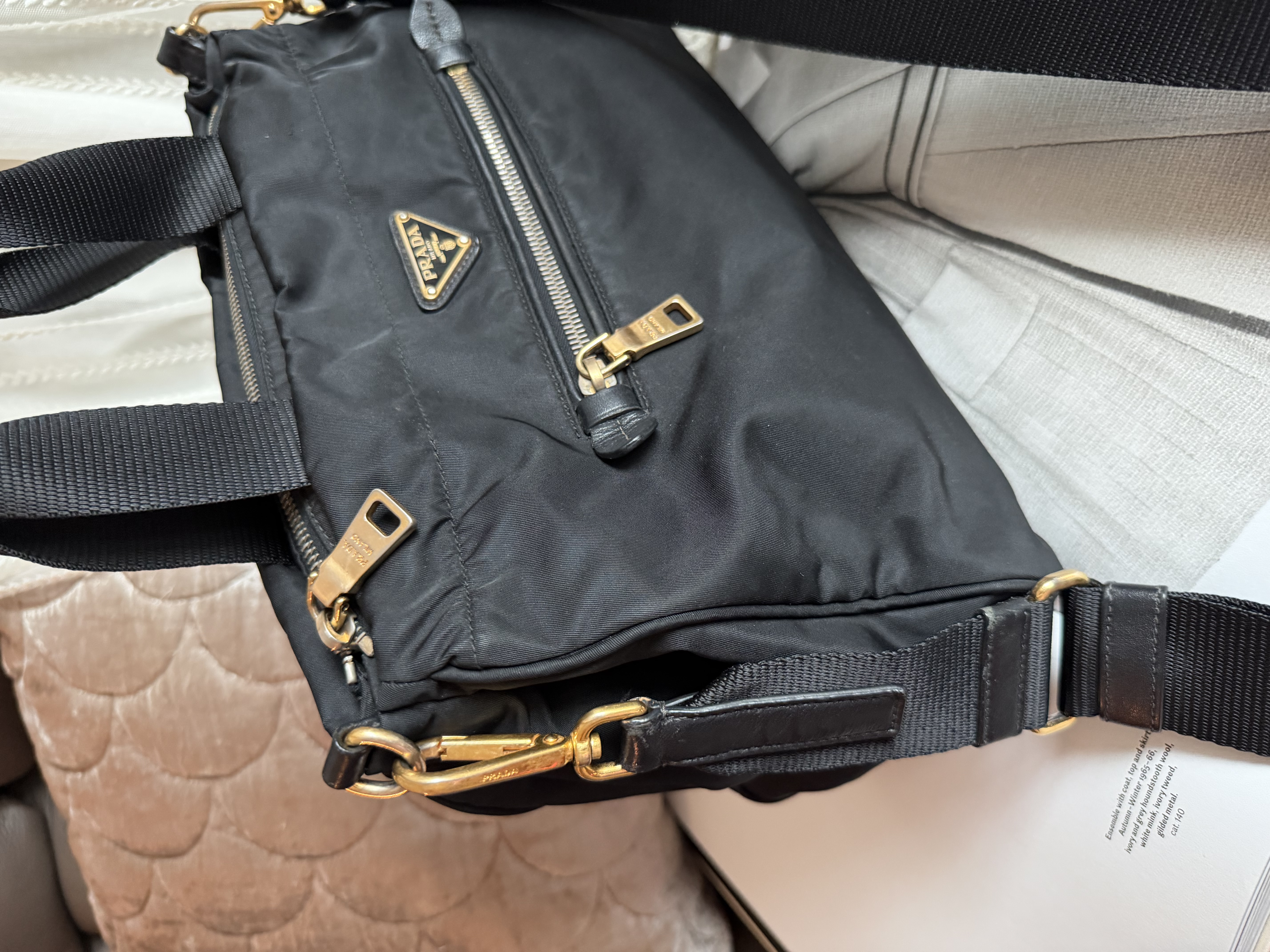 prada黑色 black re nylon bag with original strap