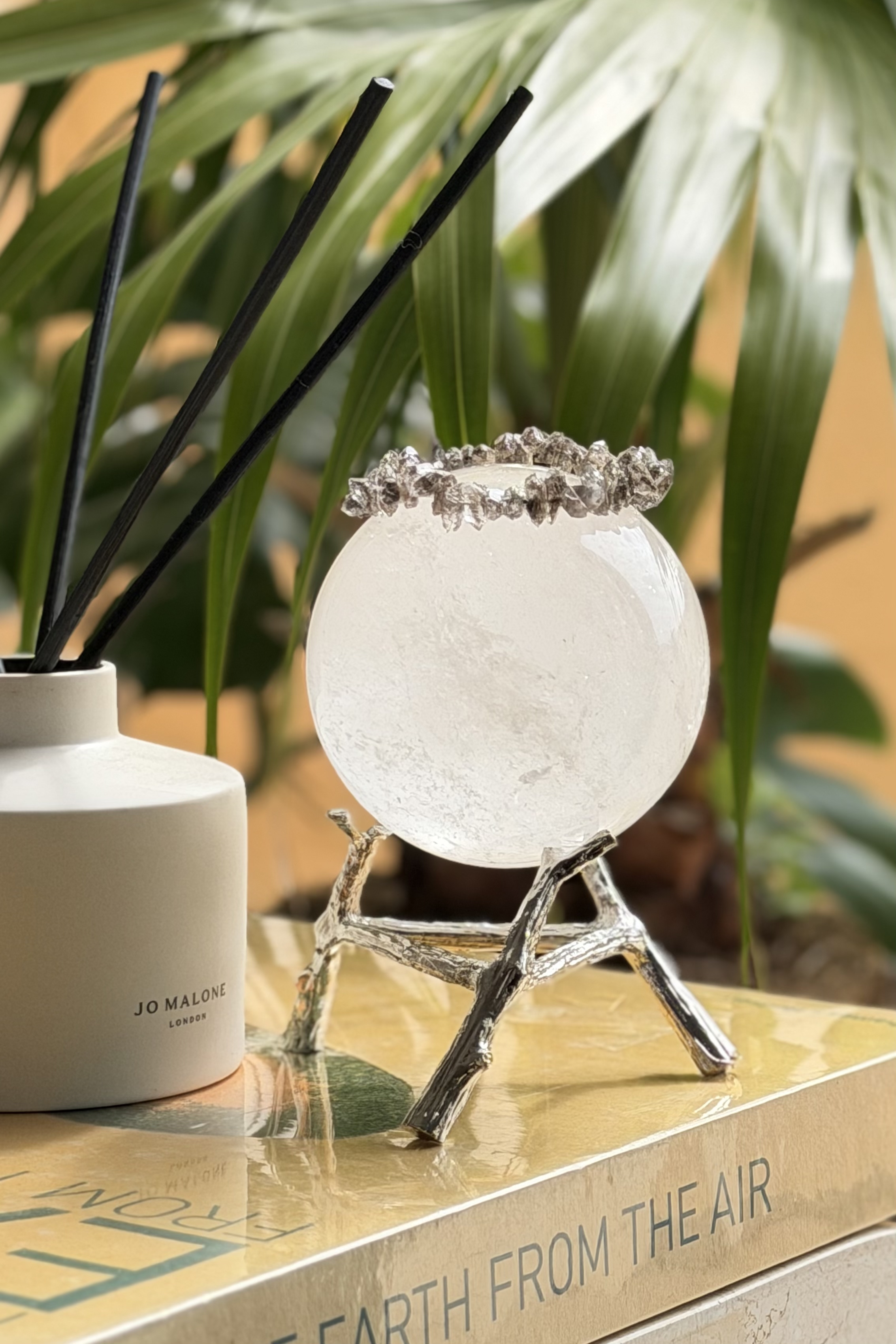  ༒1.1kg+白水晶球༒ CQOO62C7FG11mS-RA10*6tm  