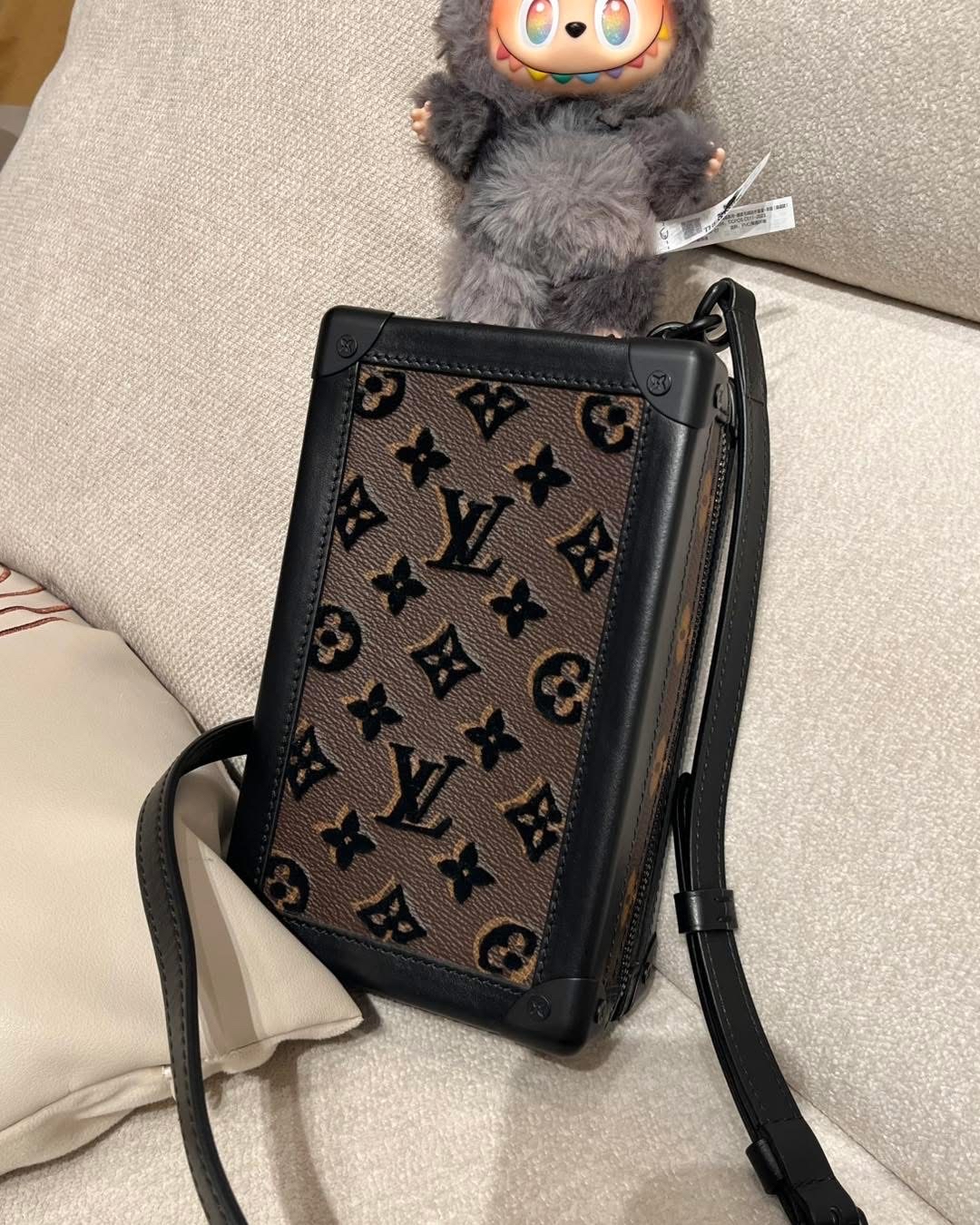 Lv Tuffetage Vertical Soft Trunk 100%Authentic ,98%new  ✅dust bag✅box 📣專門店售價  $38,000 📣