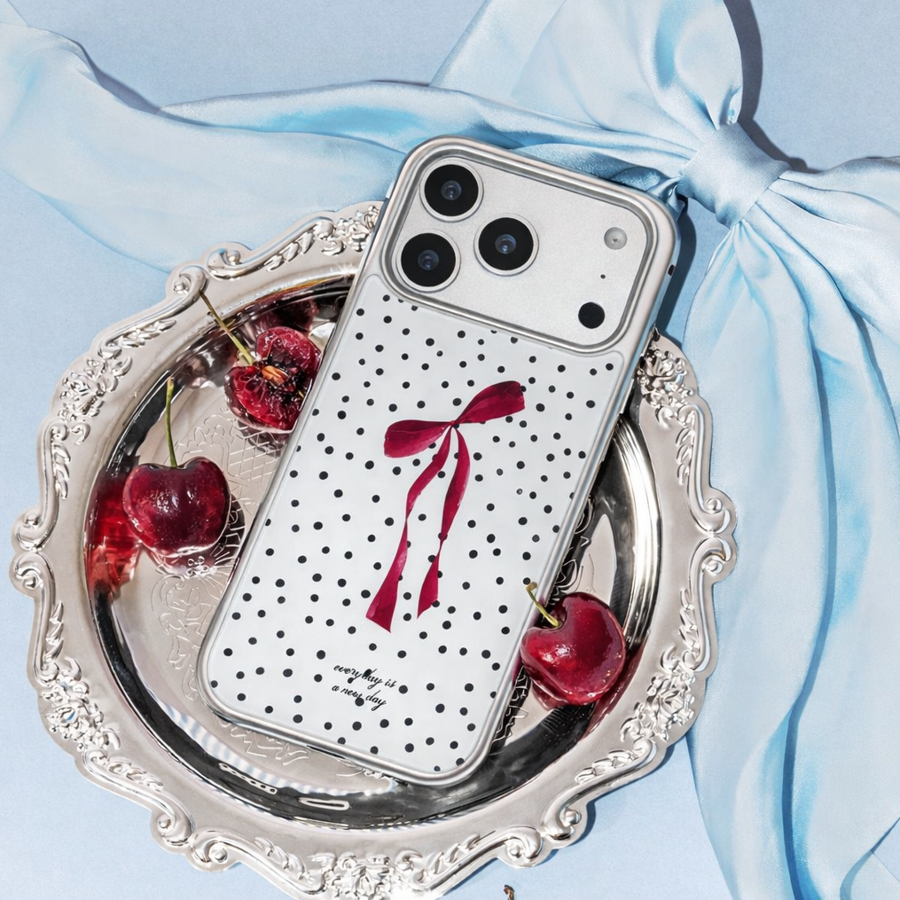 【Rosé Parisien Bow with Dots】銀框亮面MagSafe iPhone Case