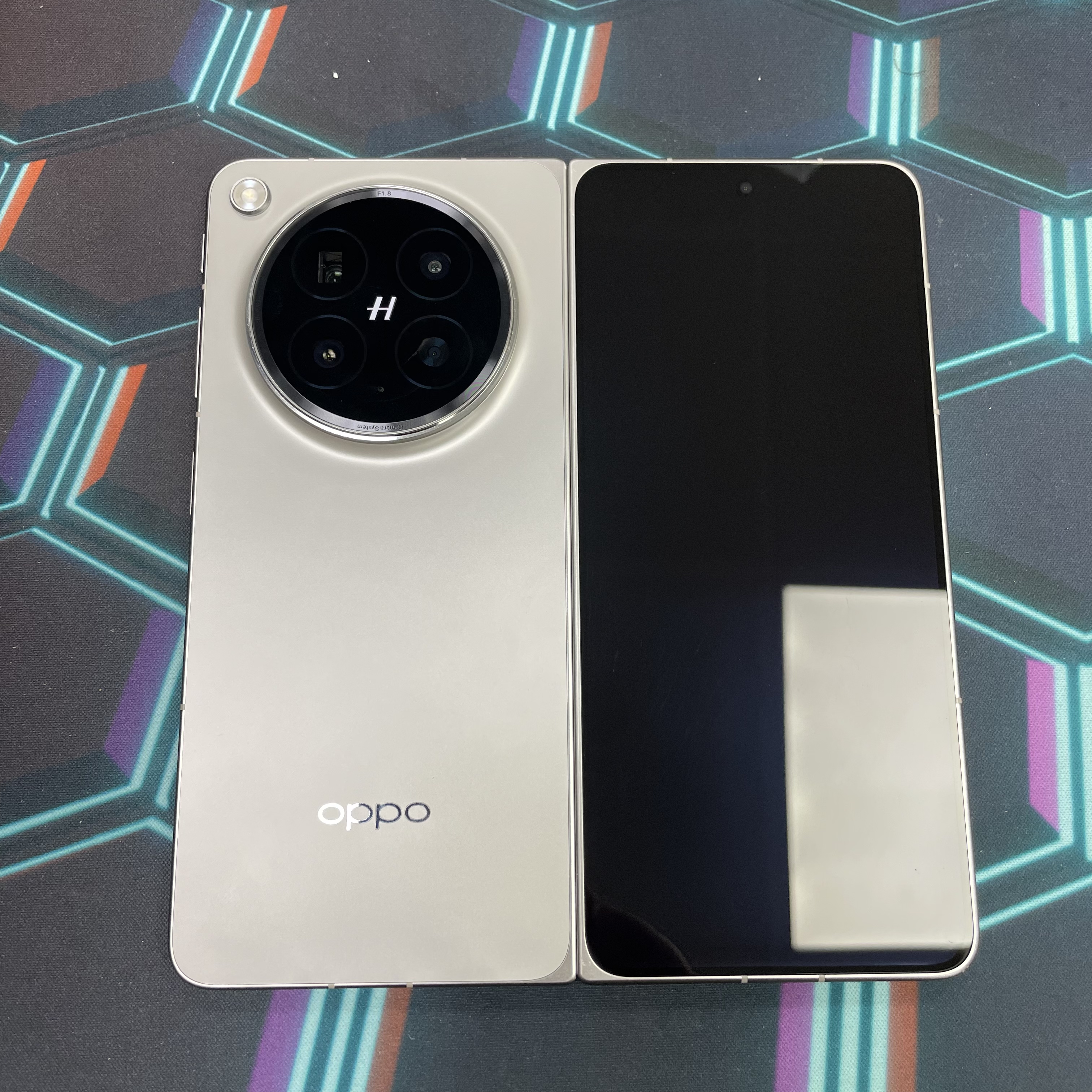 *7896 Oppo Find N6 勁靚機 16+512GB 灰色 gray