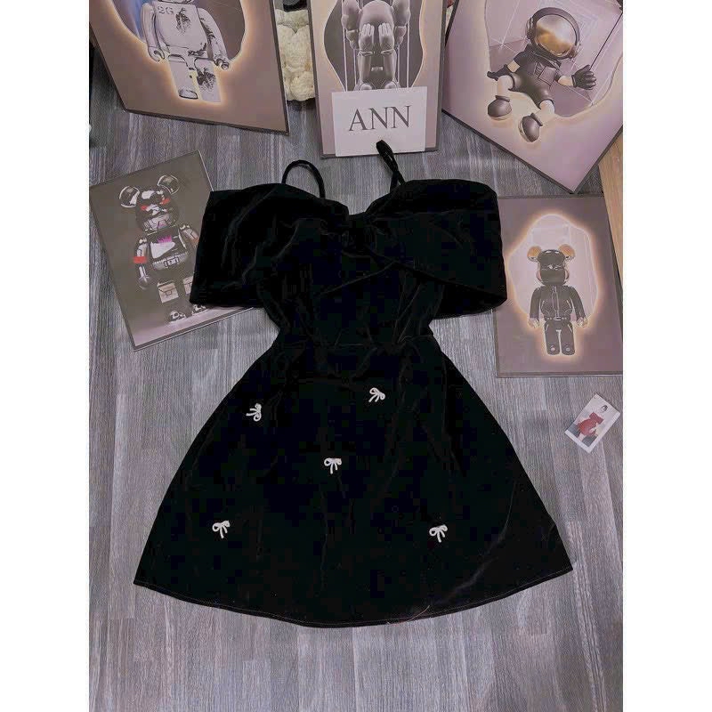 露肩蝴蝶結連身裙