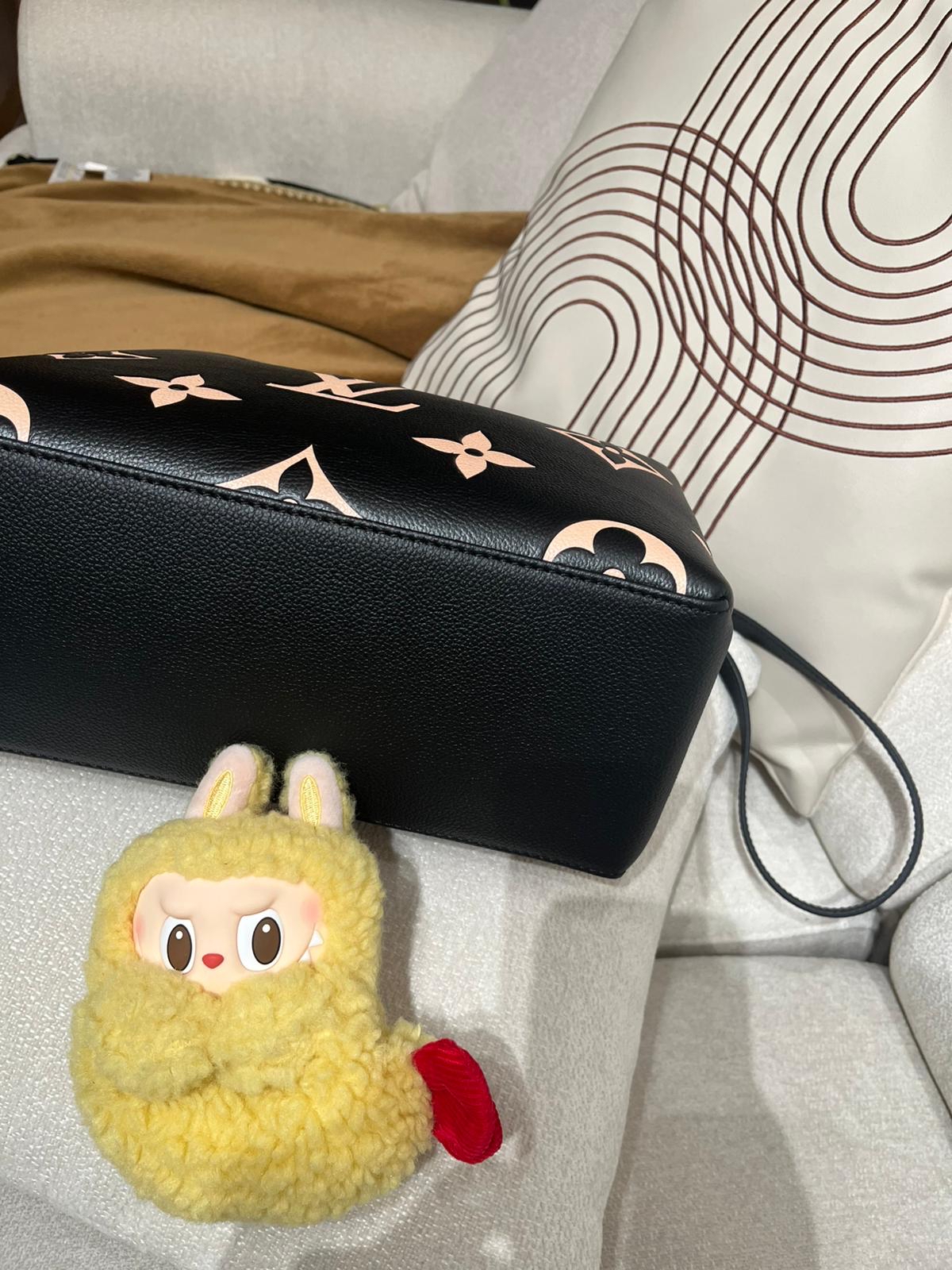 Lv Petit Palais 2 Way Bag M58913 Black Empreinte leather 100%Authentic, 98%New✅NFC✅Key lock✅dust bag ✅Box