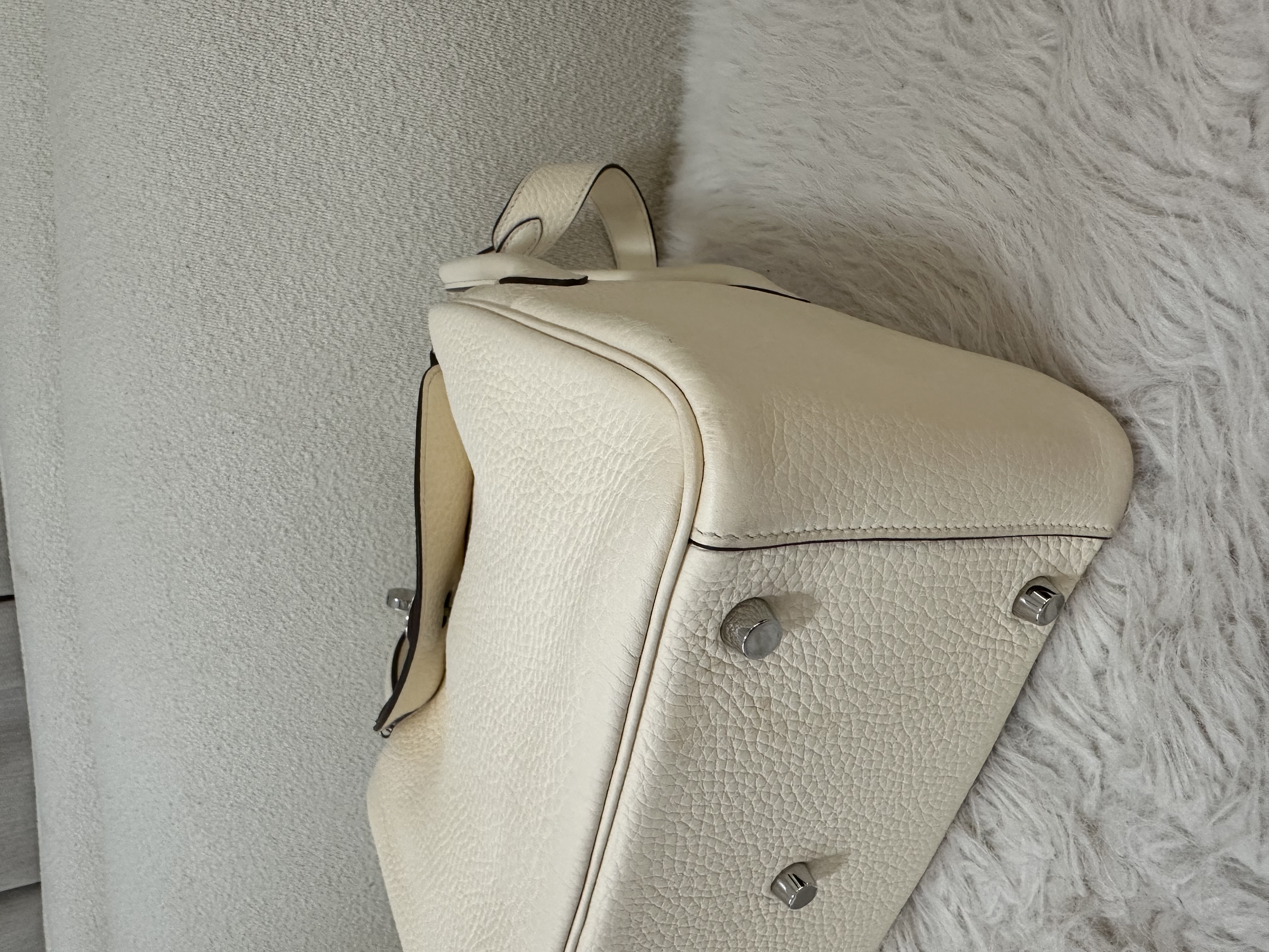 Pre-owned Hermes Lindy 26/ Stamp U/ Product Code: 26022118