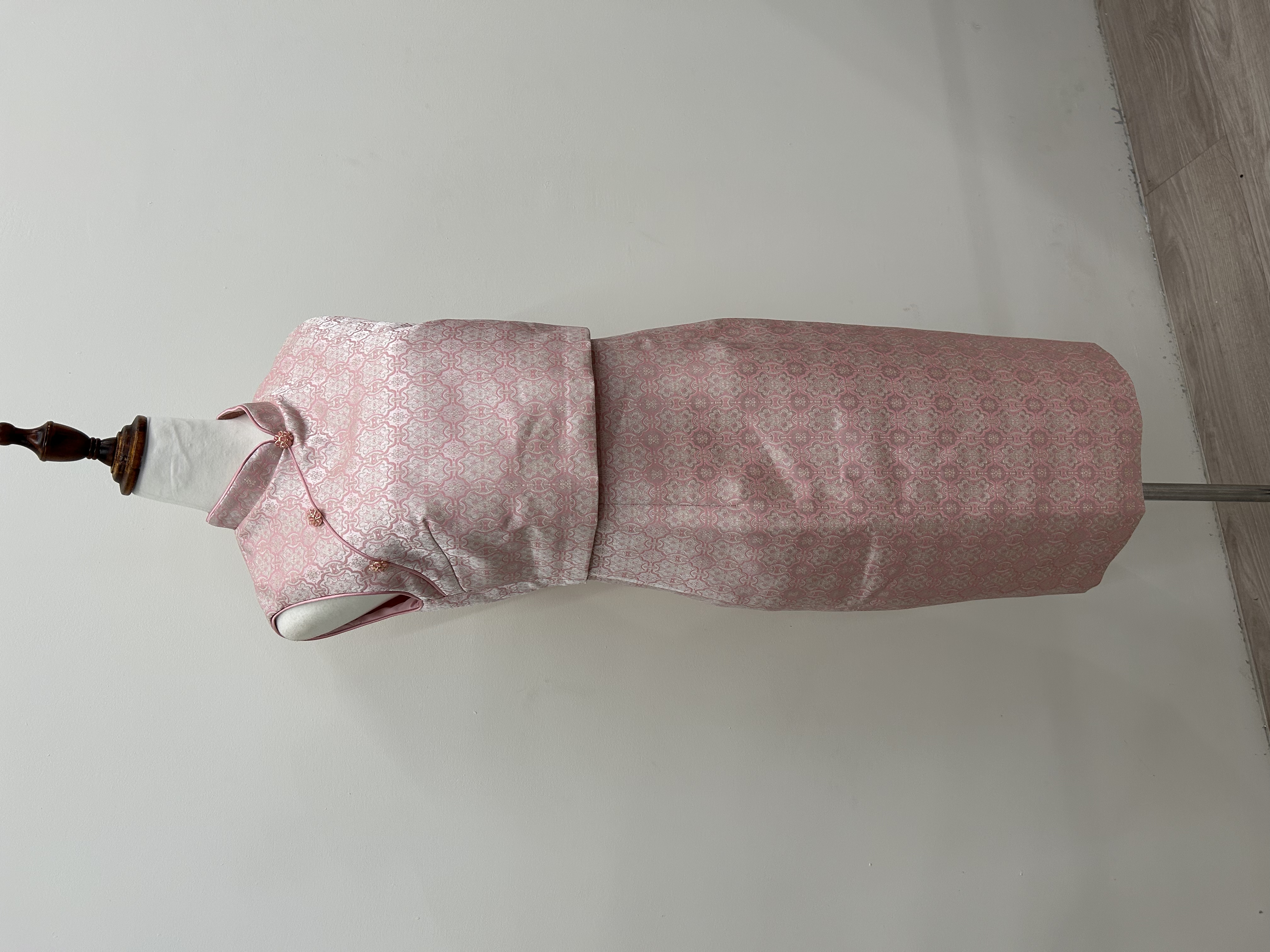 570.WB Retro Floral Sleeveless Qipao- Pink