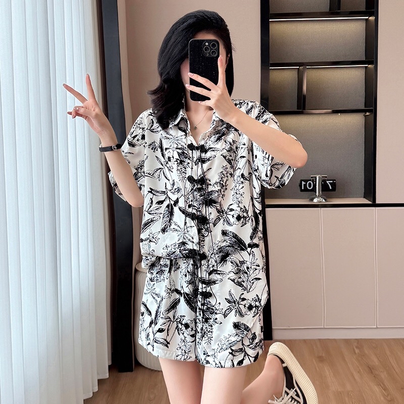 B183(6075) 新中式水墨印花国风前排盘扣开衫上衣与短裤杏套装
