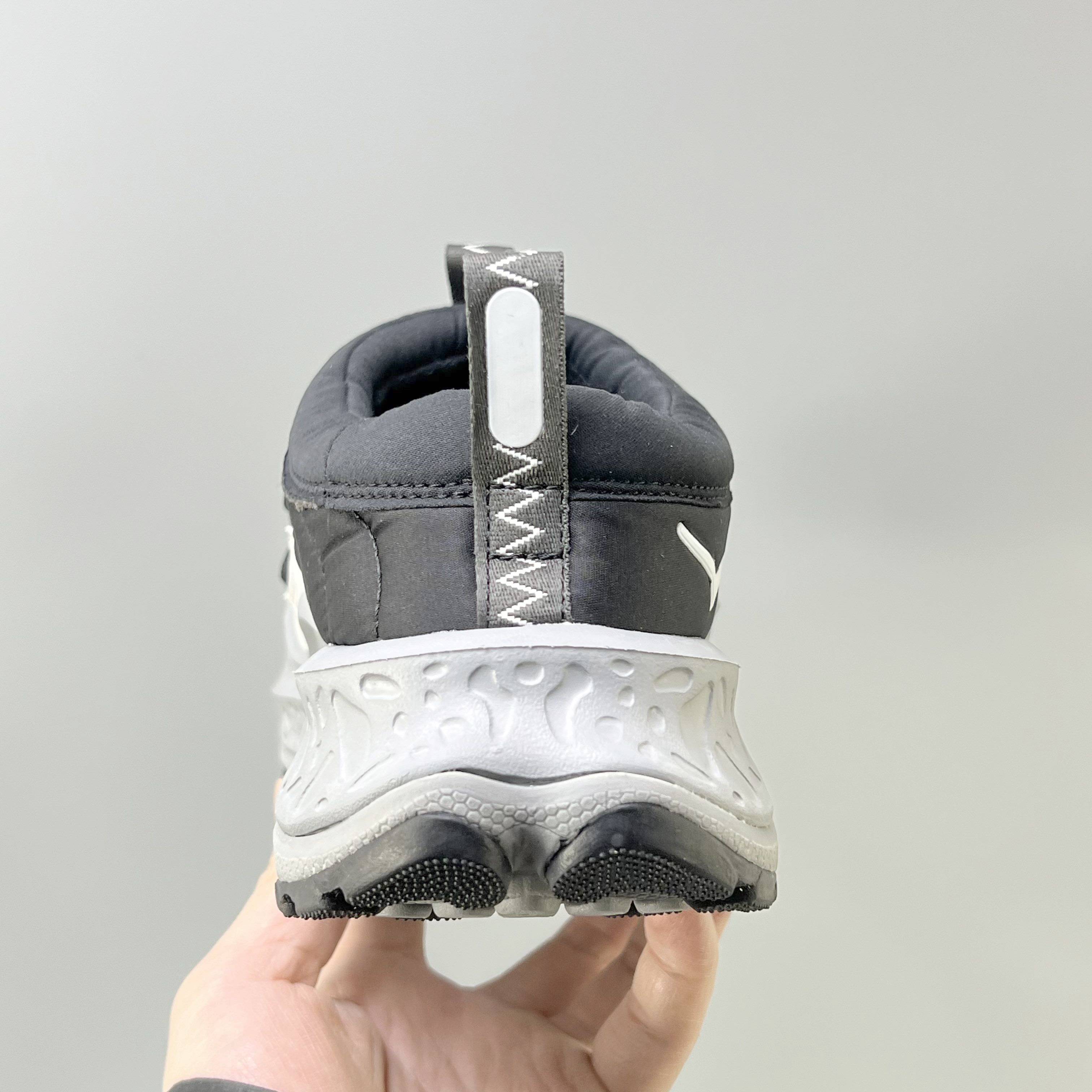 Hoka One One Ora Primo 