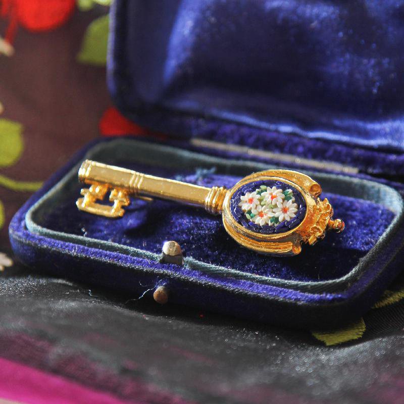 1970s New Old Stock Italian Mosaic Key-Shape Brooch -Midnight Blue (FA329)