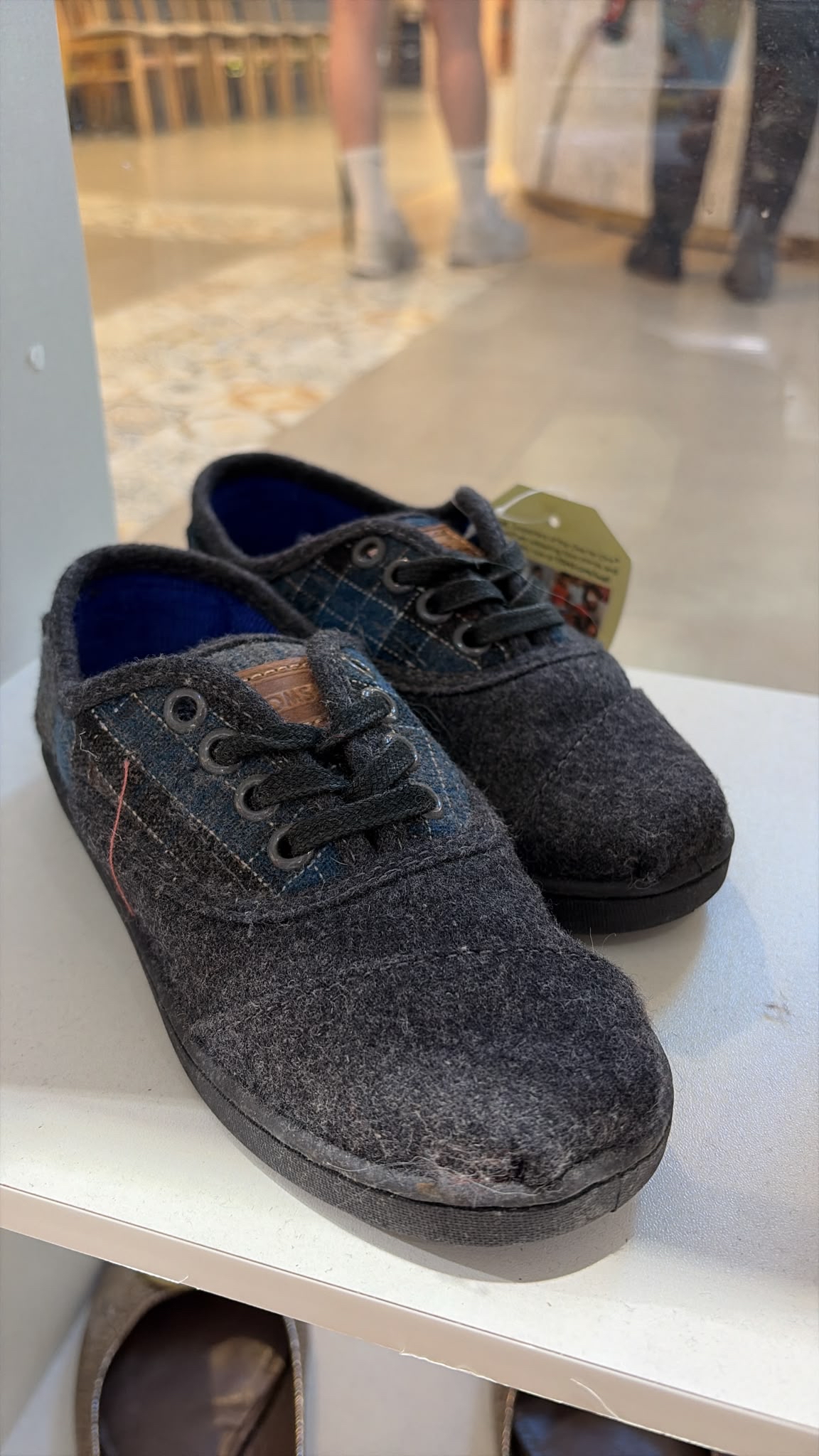 Tom’s鞋 size 13