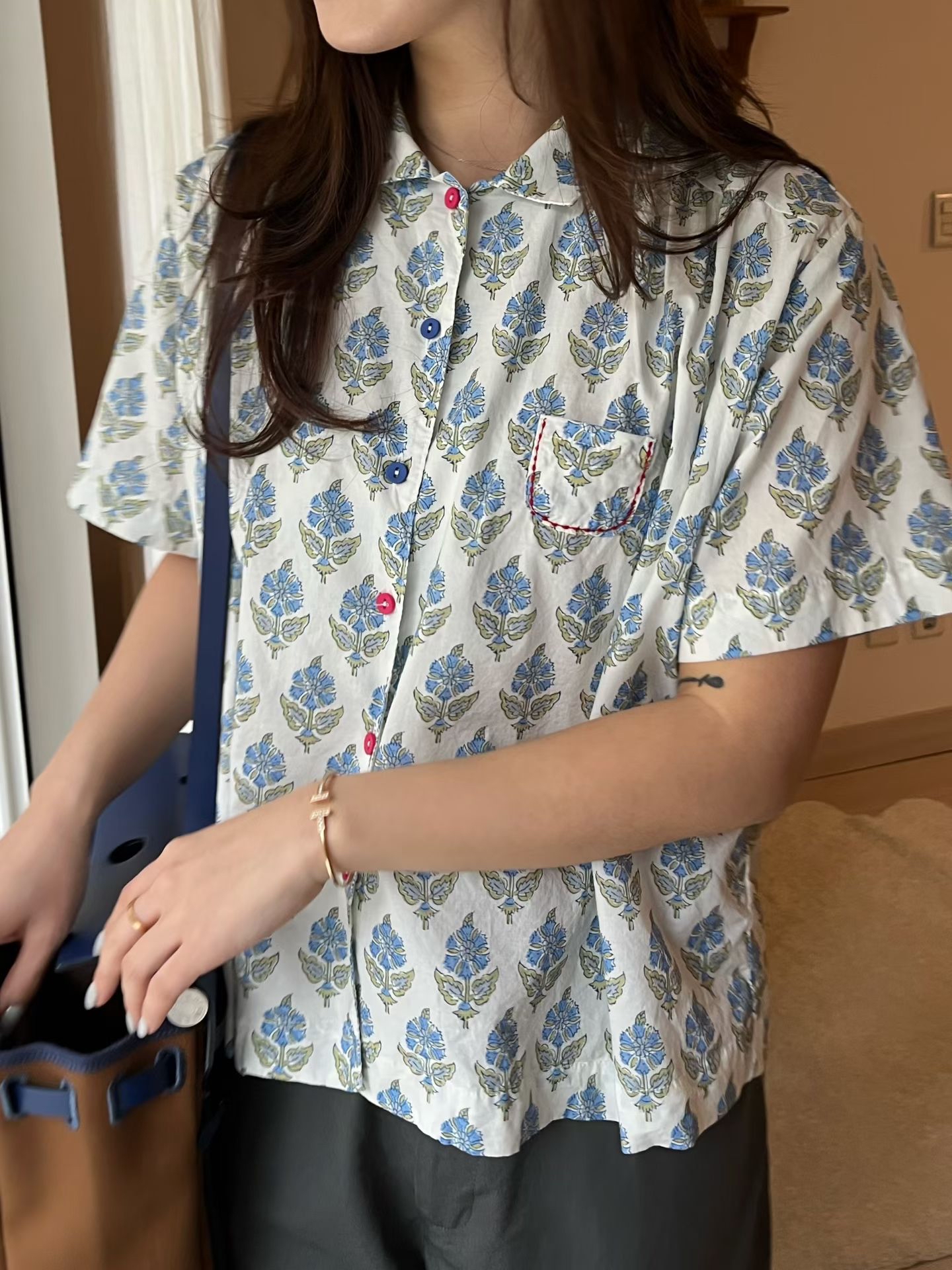 AT ON 復古花布小領恤