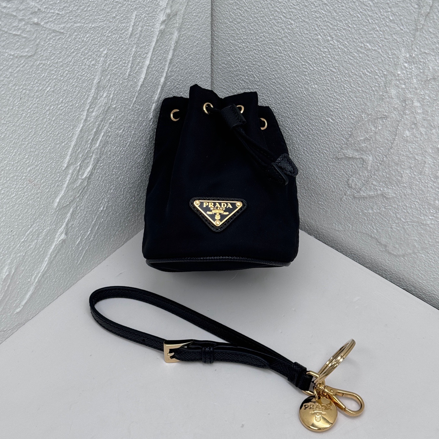 Pre-Owned Prada Re-edition / Product Code: 26040714