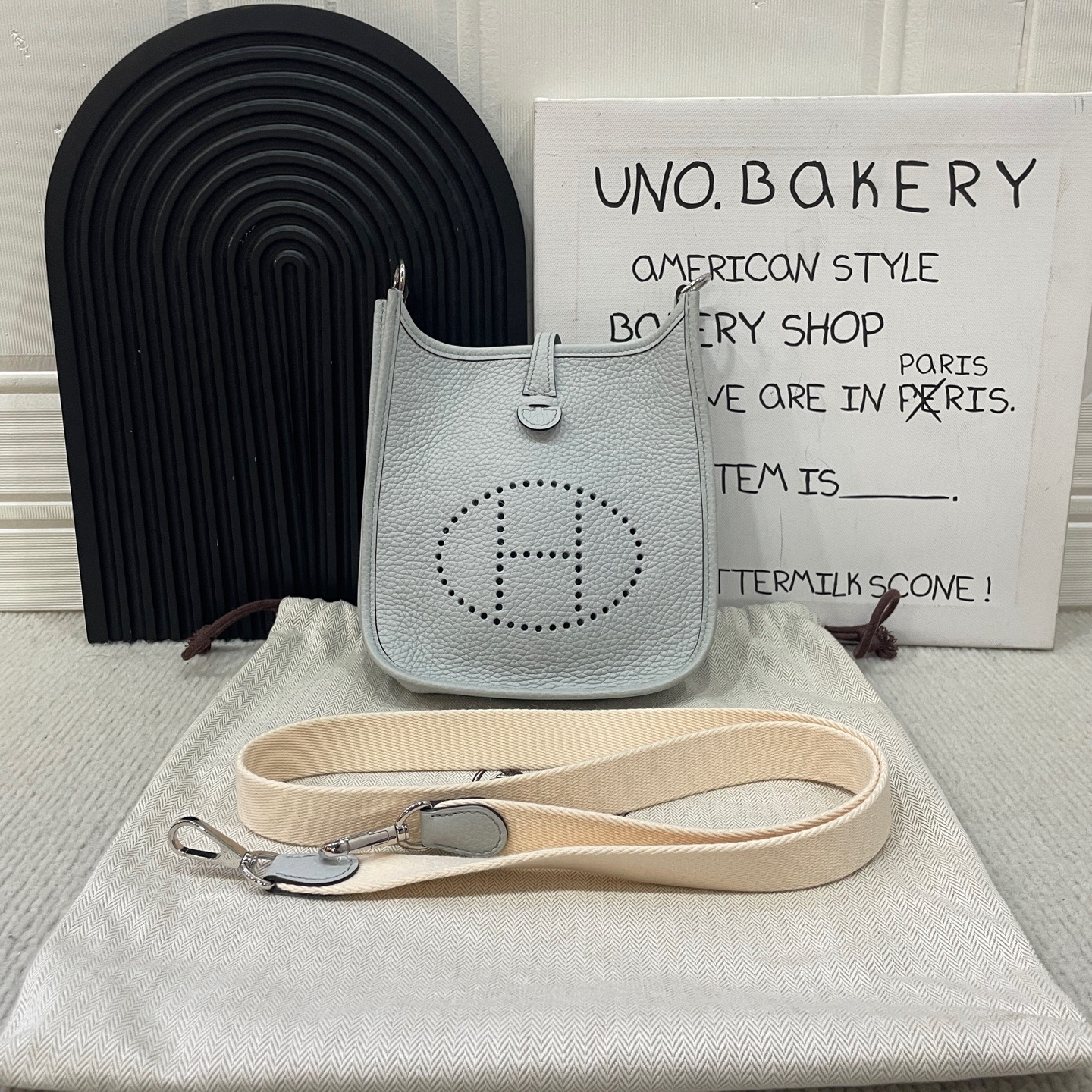 【預訂貨品】Hermes淺藍色銀扣mini Evelyne