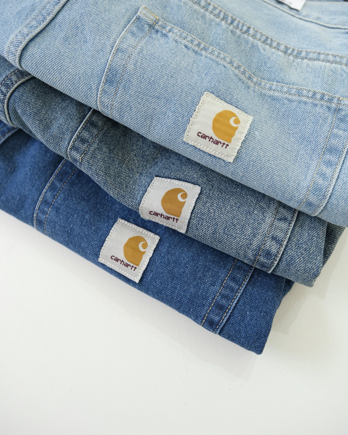 Carhartt WIP 口袋方標直筒牛仔短褲