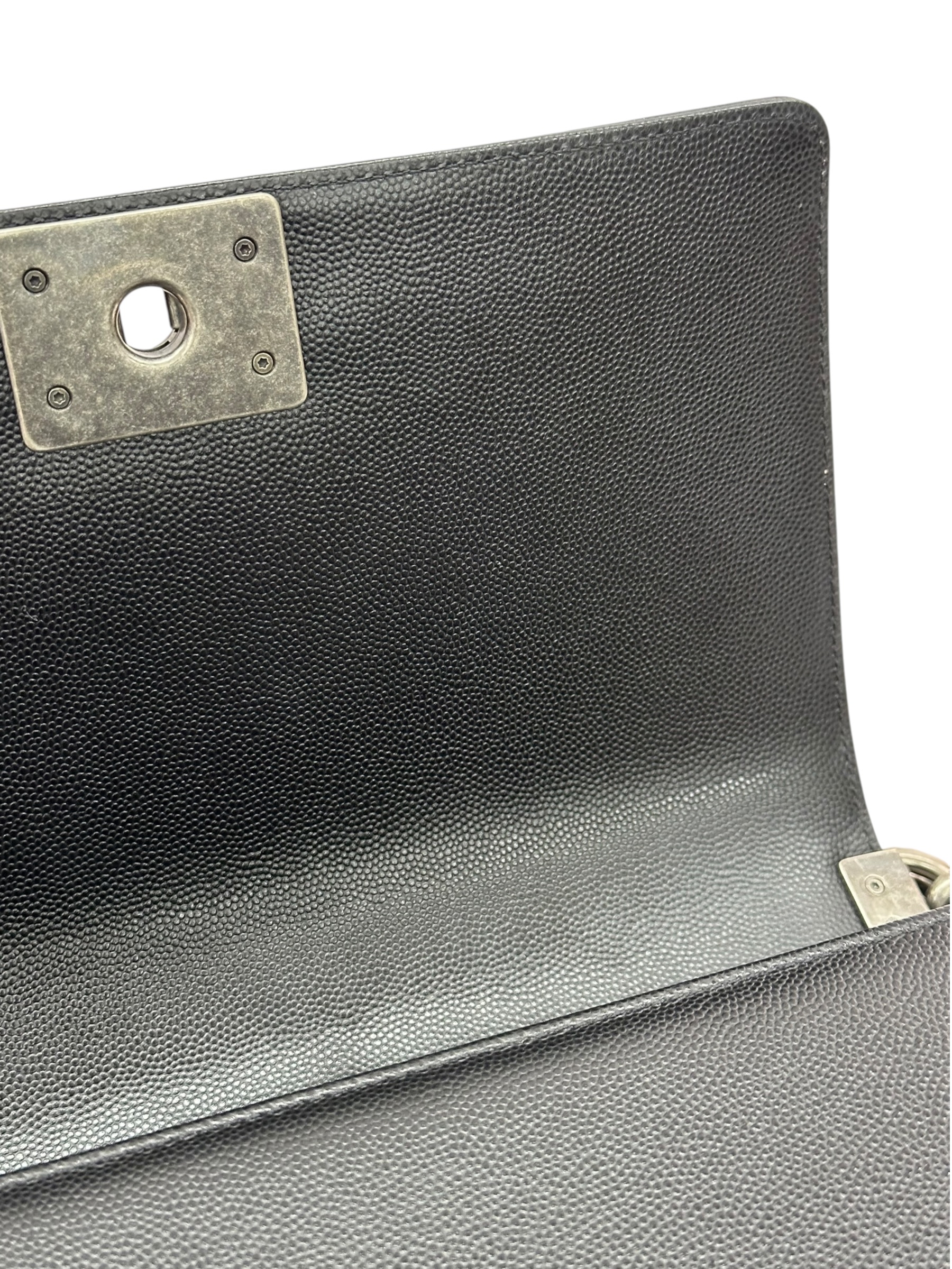 Pre-owned Chanel Boy 25 Handbag Calfskin / Product Code: 082104
