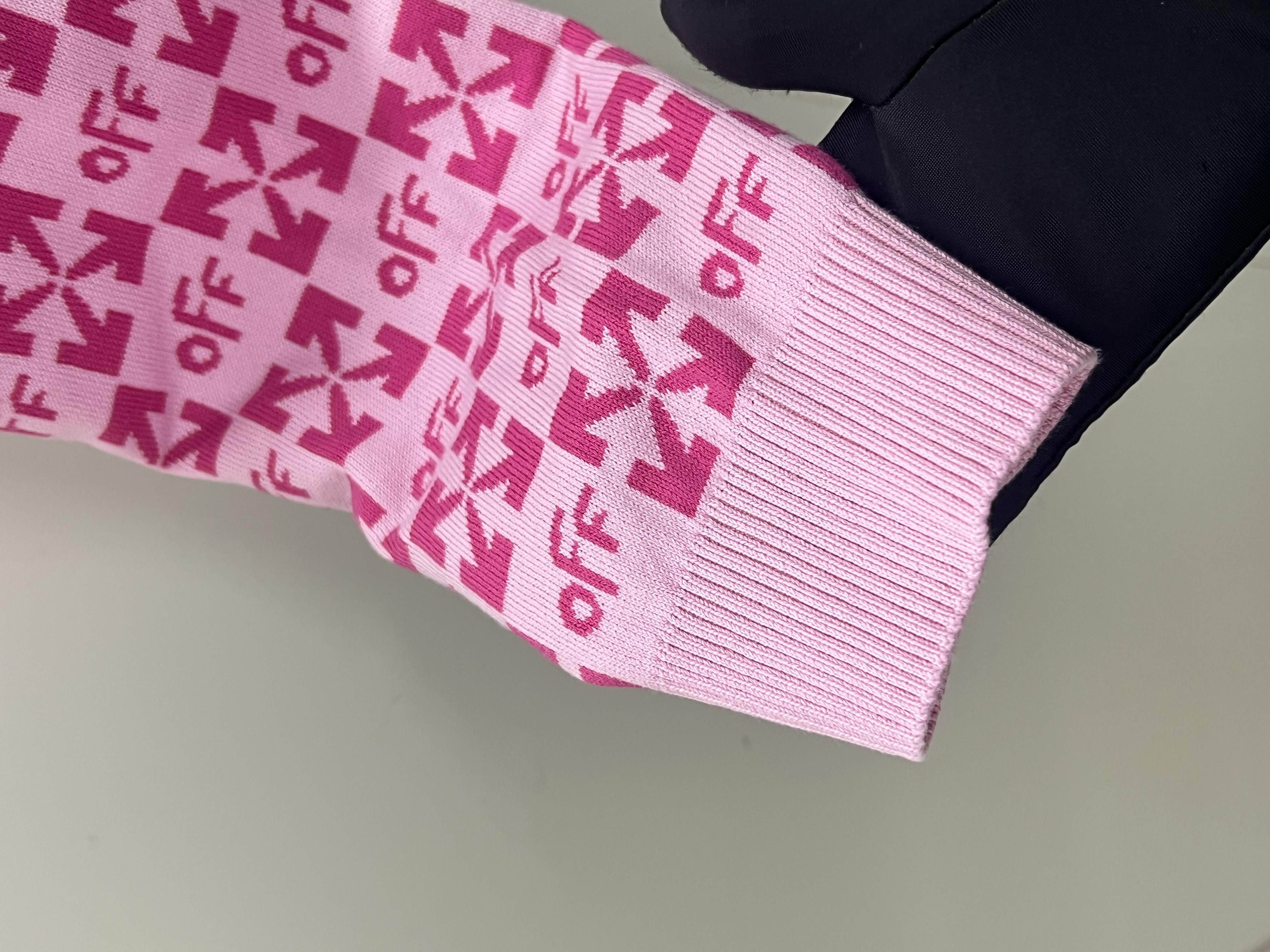 Pre-owned Off-White Kids Pink Monogram Cardigan / Product Code: 26040526